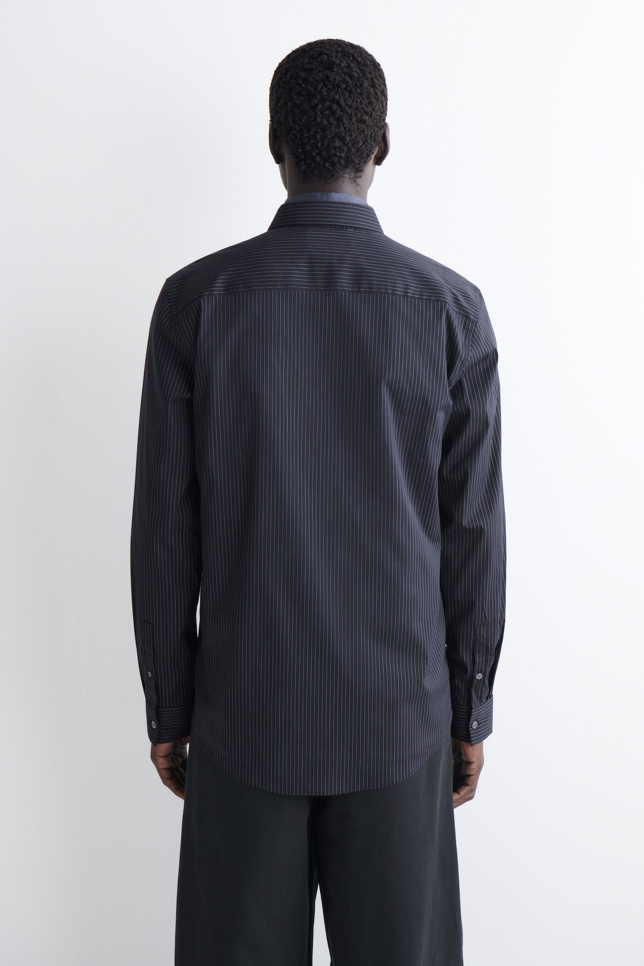 SLIM TAILORED COTTON-POPLIN SHIRT — NAVY / PINSTRIPED