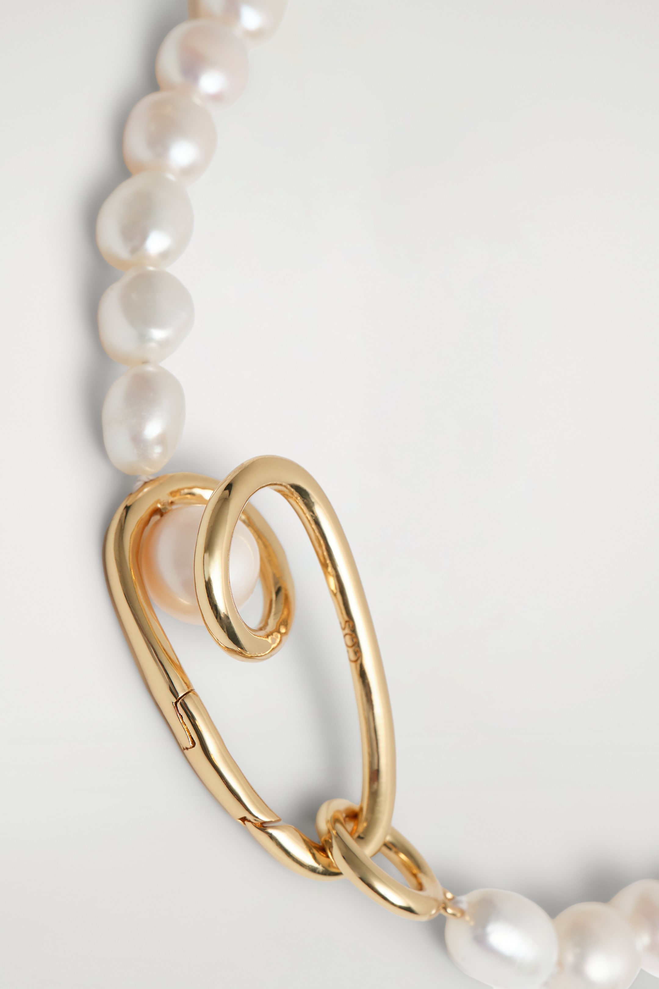 Grösseres Bild ansehen: KETTE MIT SÜSSWASSERPERLEN - GOLD/PERLEN - DAMEN | H&M CH 3