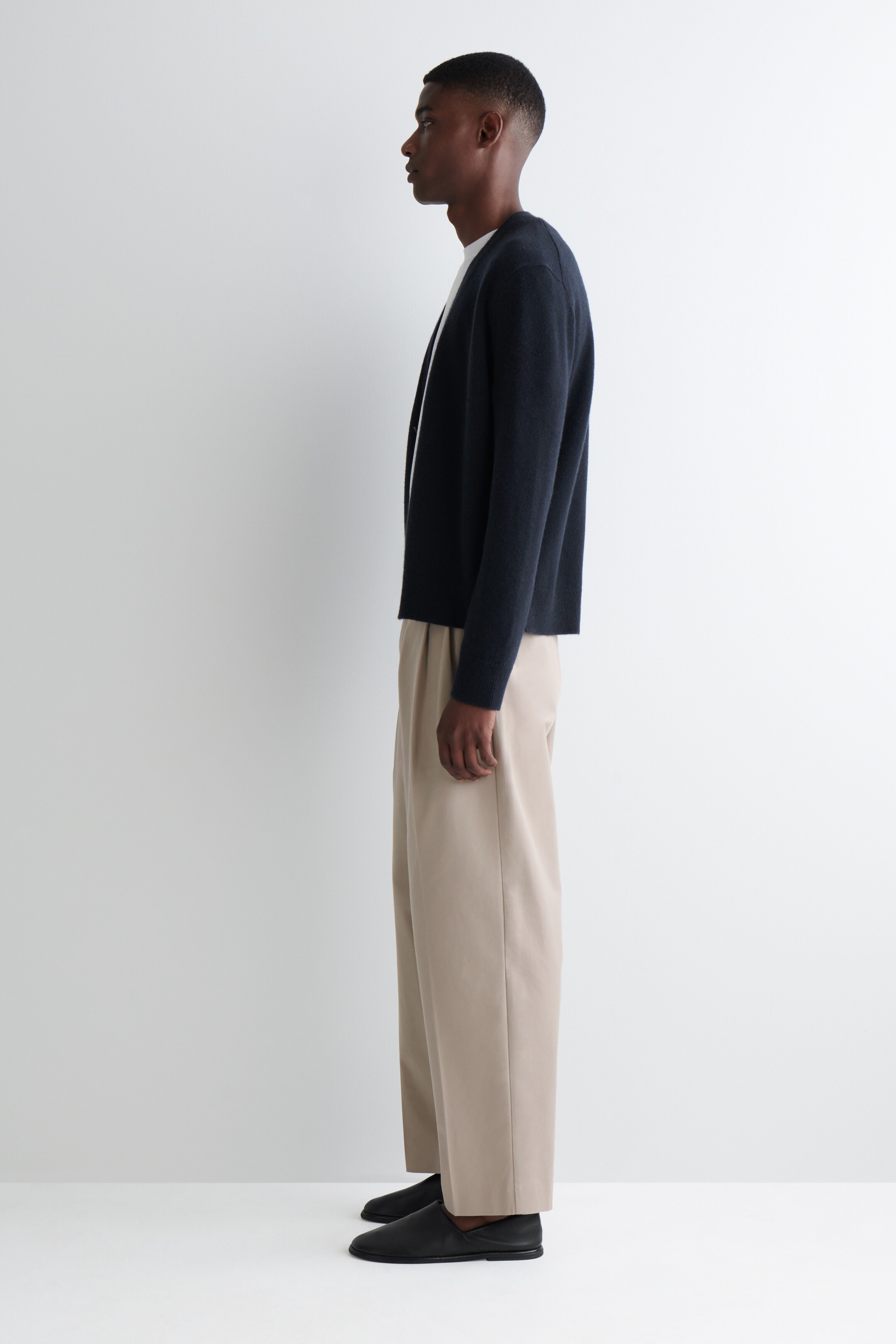 Agrandir l'image: PANTALON À PLIS DROIT EN SERGÉ DE COTON - TAUPE - HOMME | H&M CH 4