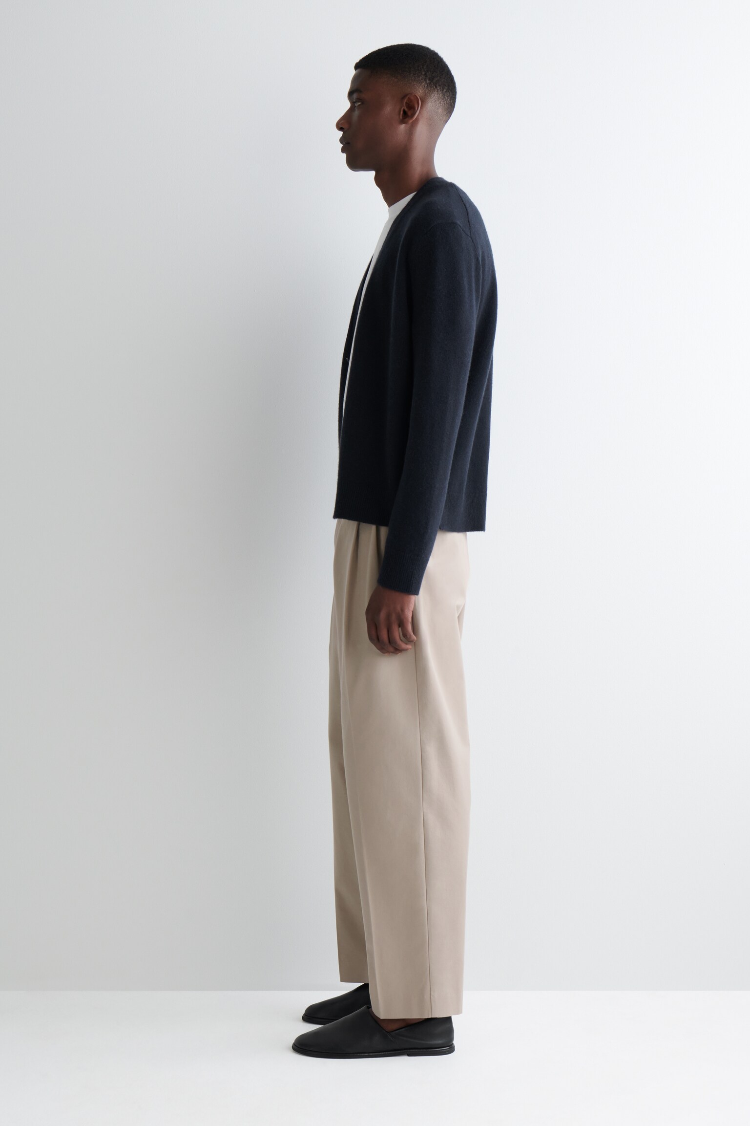PANTALÓN SARGA DE ALGODÓN PIERNA RECTA CON PINZAS - TOPO/NEGRO/TOPO OSCURO - 3