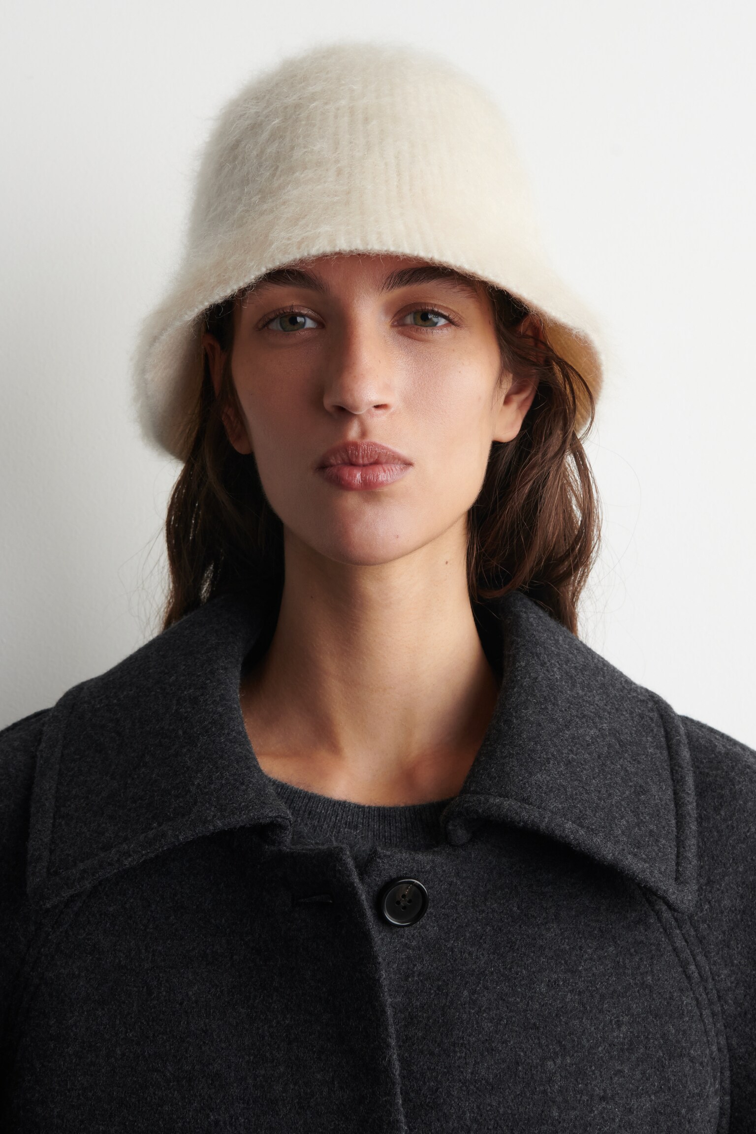 MOHAIR BUCKET HAT - ECRU