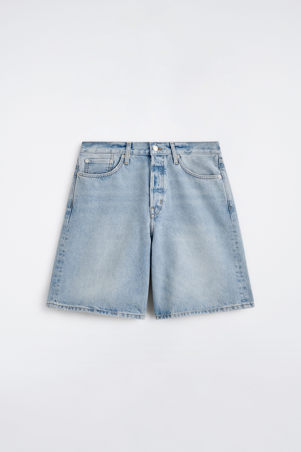 KNEE-LENGTH DENIM SHORTS — LIGHT BLUE