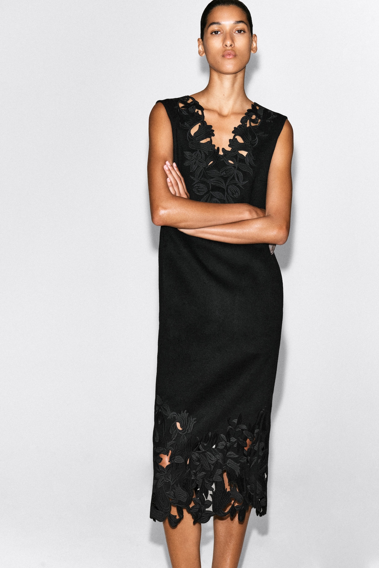 EMBROIDERED DOUBLE-FACED WOOL DRESS — CARBON