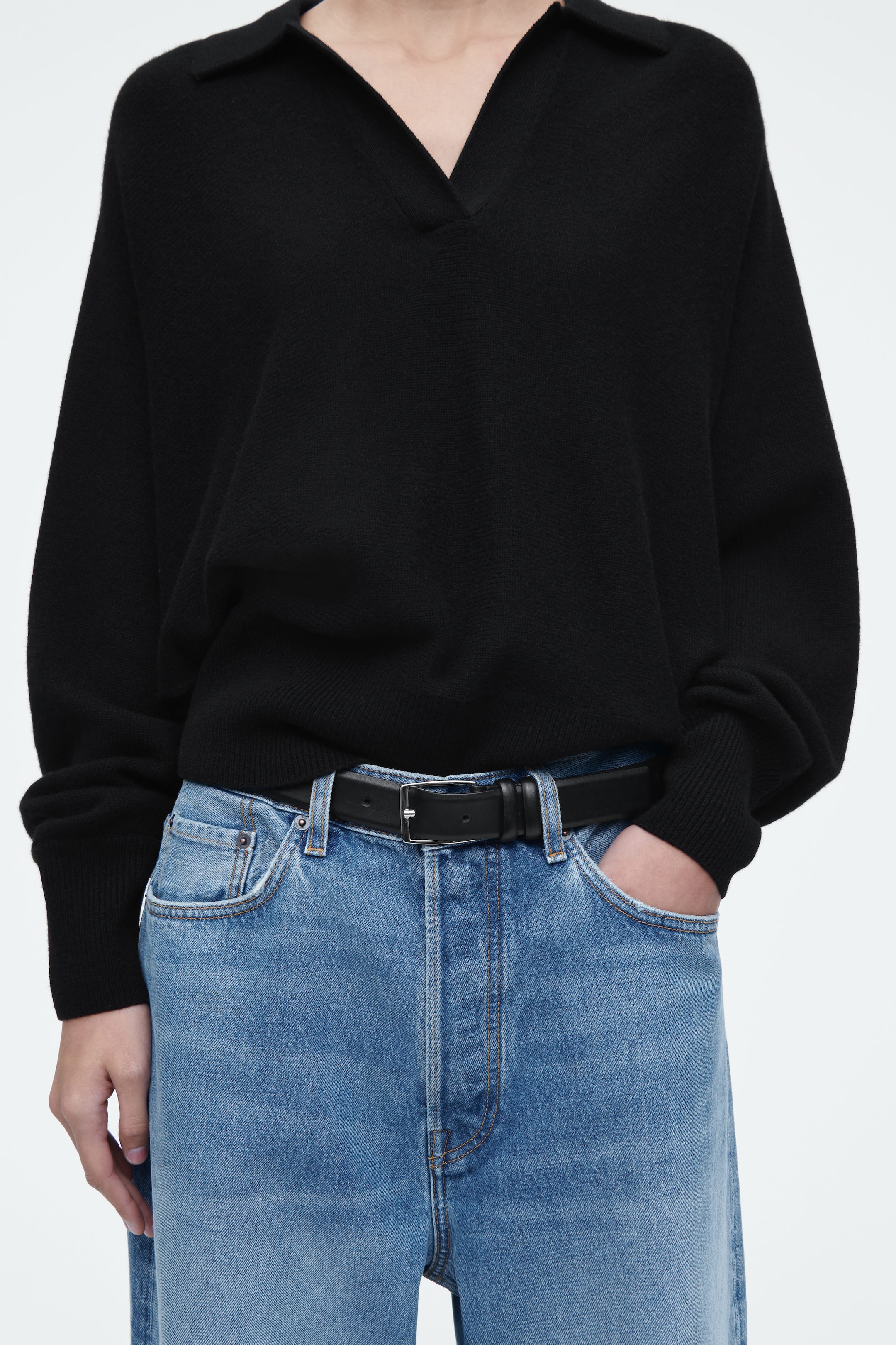 VOLUME WIDE-LEG JEANS