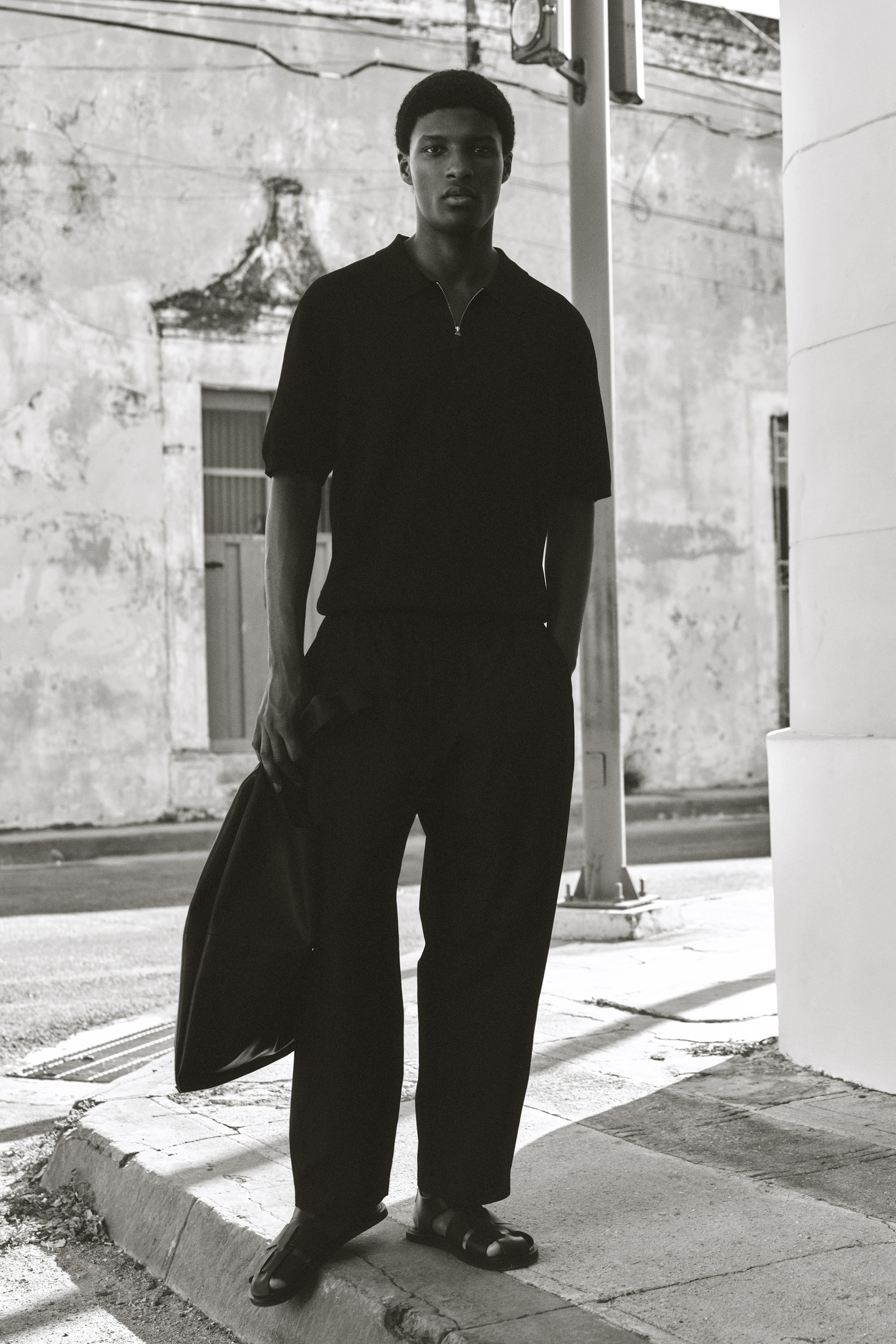 Visualizza immagine più grande: POLO IN MAGLIA CON MEZZA CERNIERA TAGLIO REGOLARE - NERO - UOMO | H&M IT 6