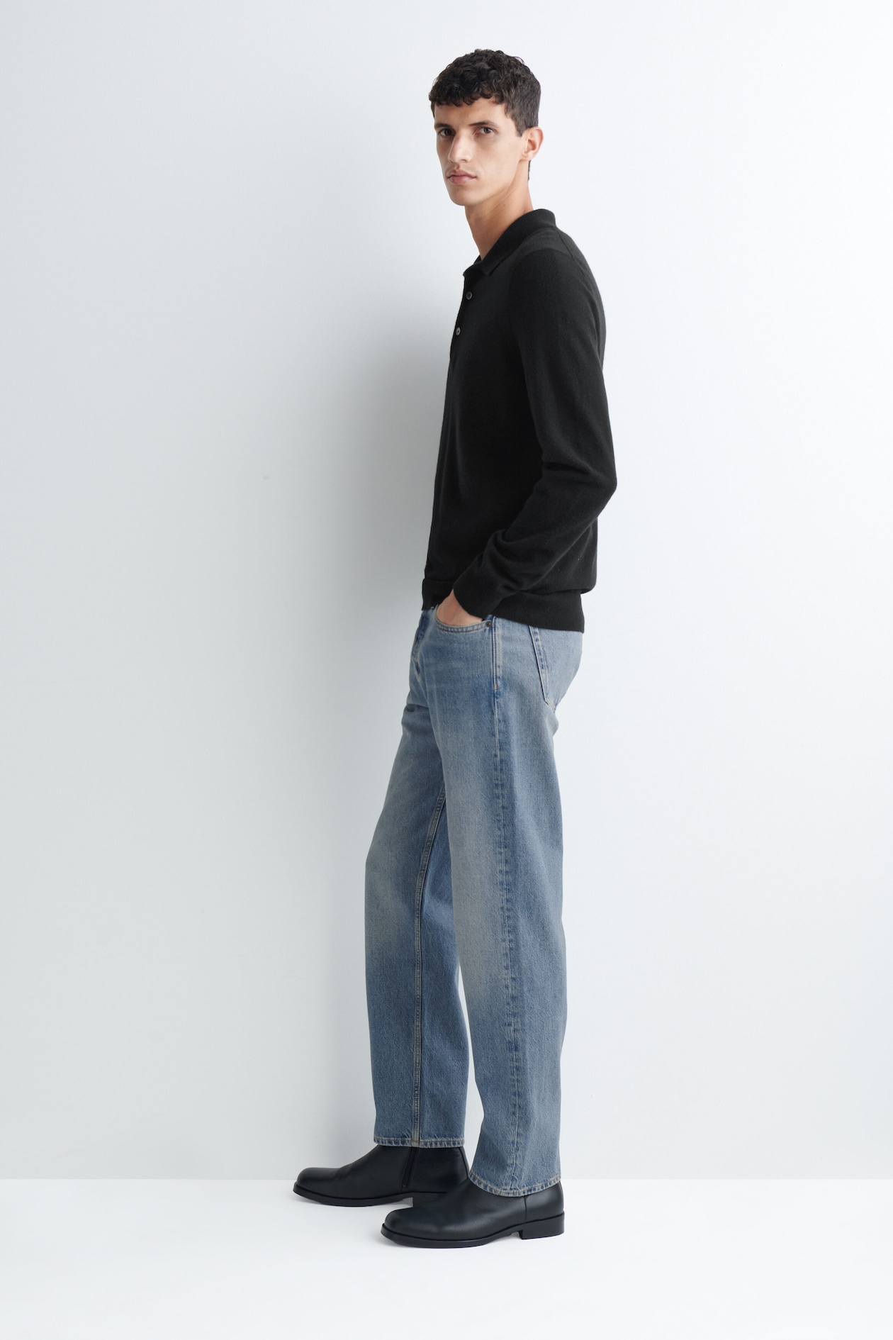 SEAMLESS PURE CASHMERE POLO SHIRT — BLACK