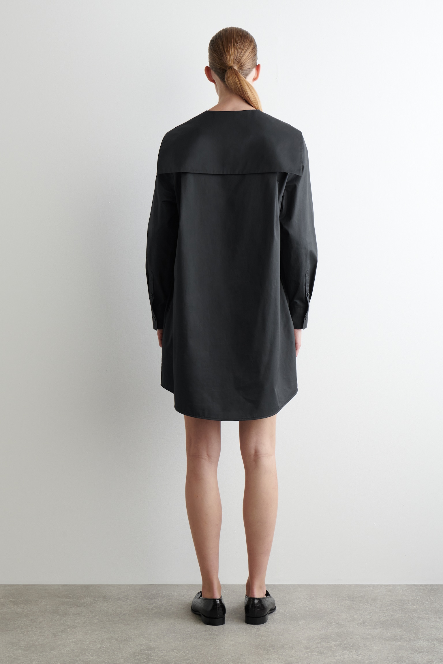 VESTIDO DE ALGODÓN CON CUELLO MARINERO - WASHED BLACK/AZUL CLARO - 3
