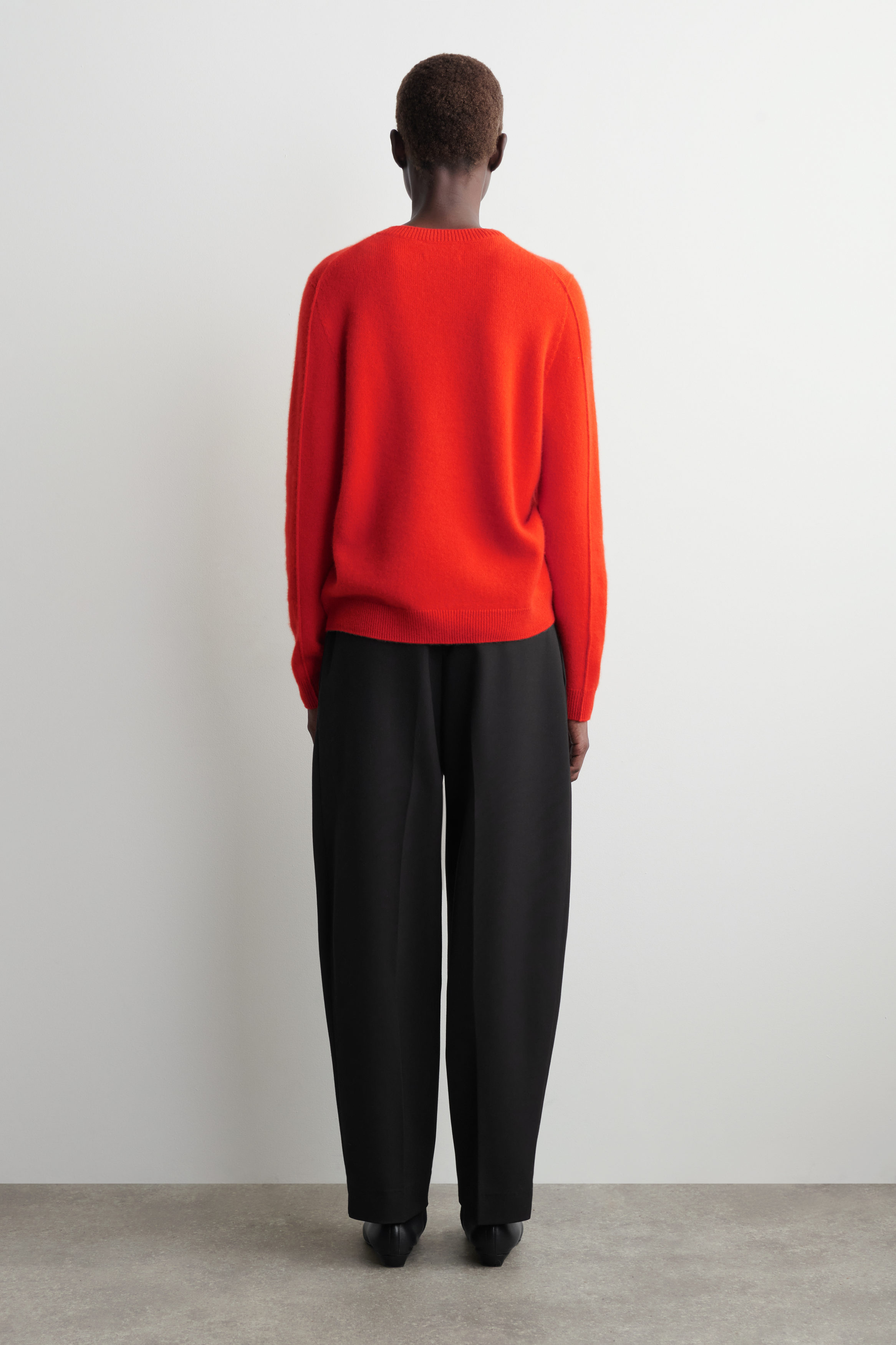 CASHMERE CREW-NECK SWEATER - thumbnail 4