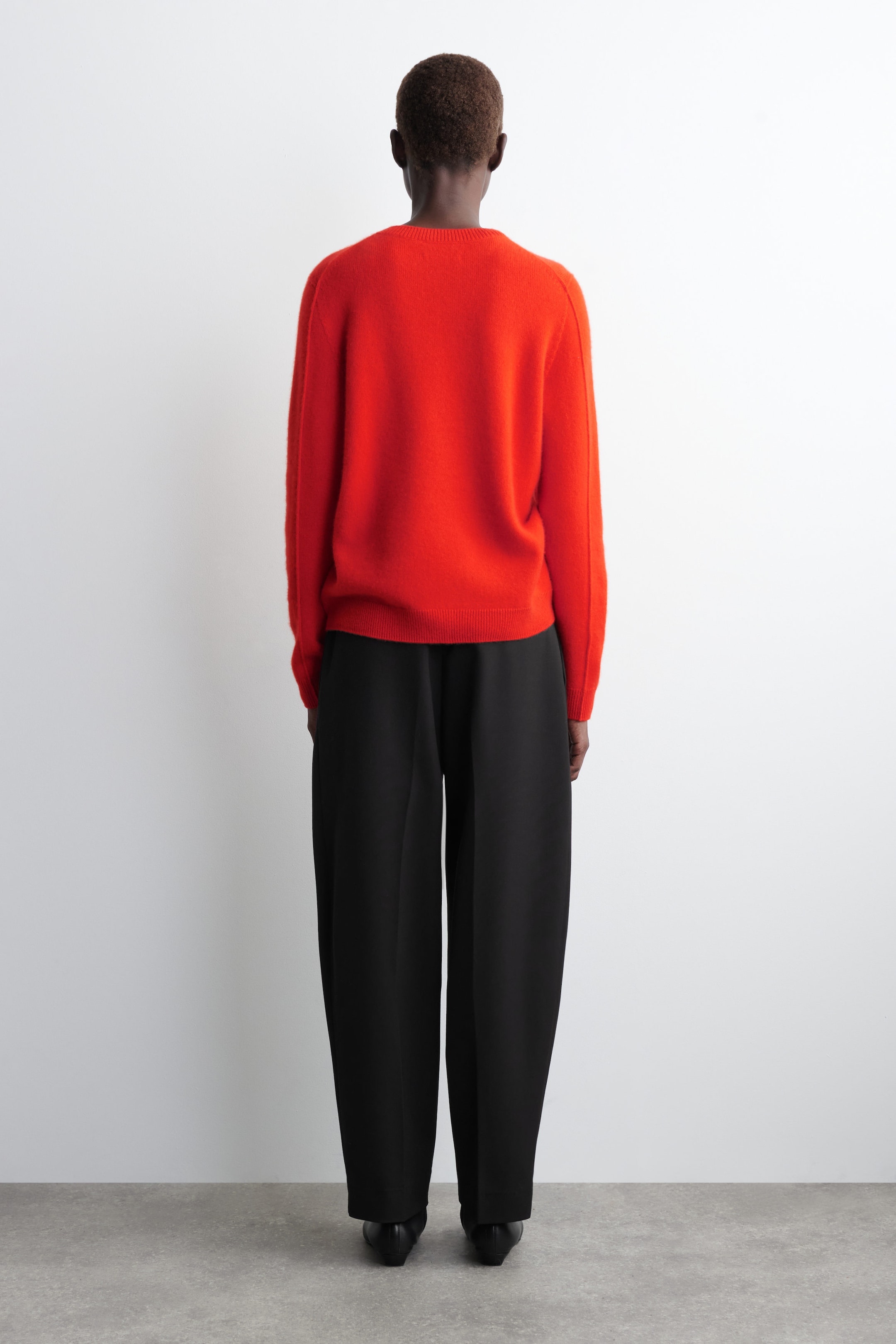 CASHMERE CREW-NECK SWEATER