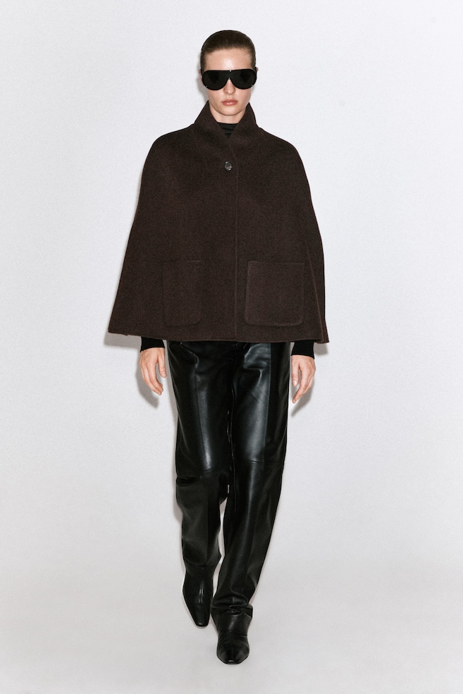 SHAWL-COLLAR DOUBLE-FACED WOOL CAPE — BROWN