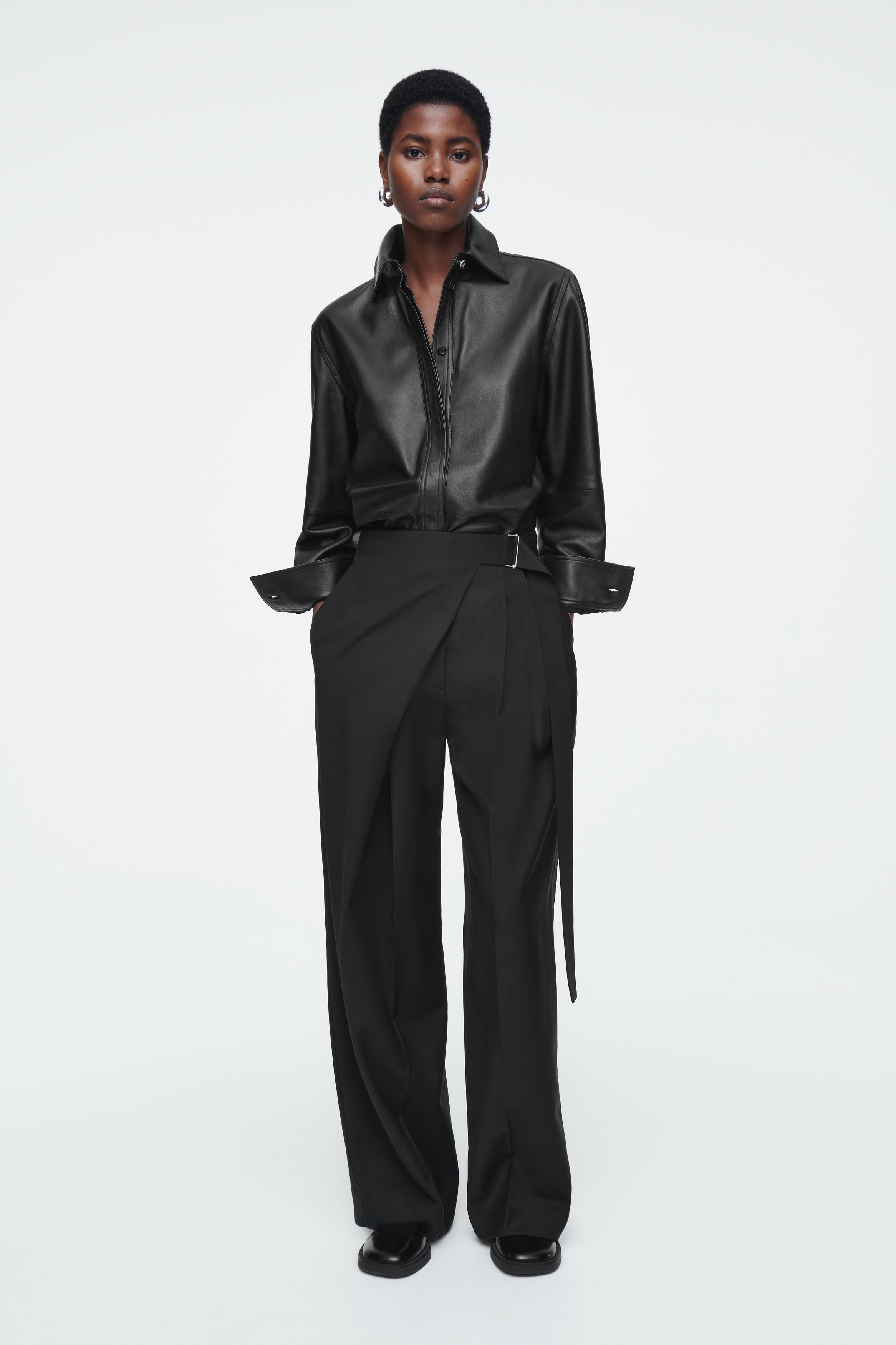 HIGH-WAISTED WIDE-LEG TROUSERS ハイウエスト ワイドレッグ