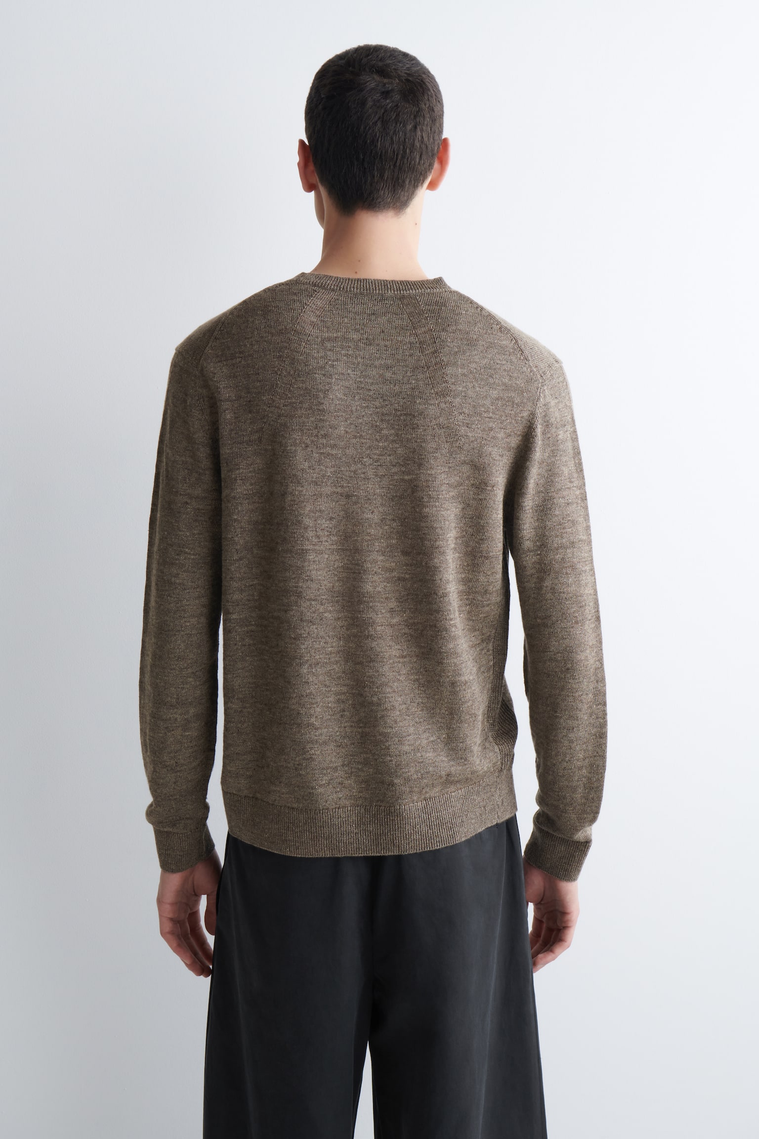 STICKAD TRÖJA MED CREWNECK I MJUKT LINNE - BEIGE MELERING/BRUN - 4