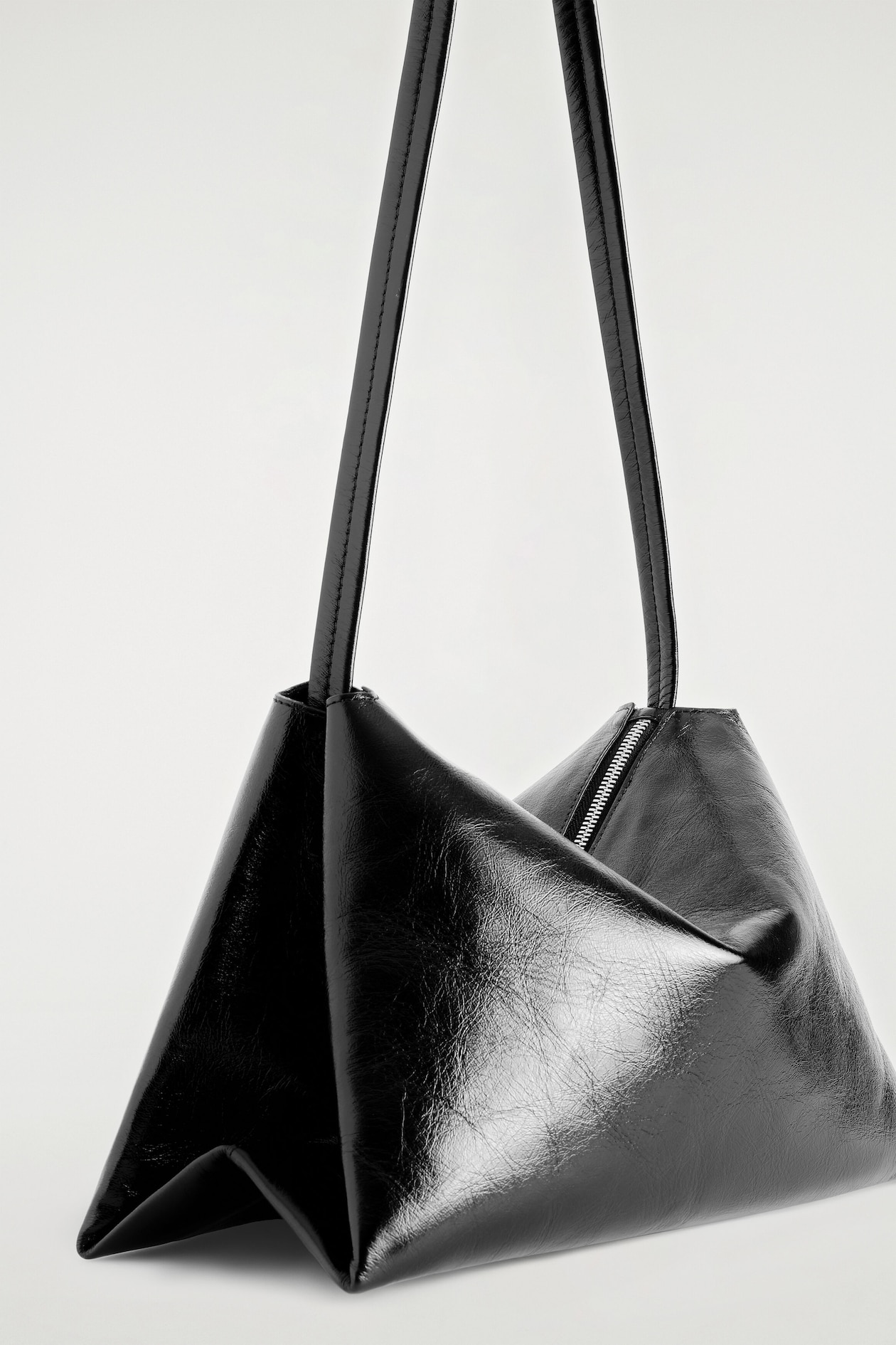 PAVILION SHOULDER BAG - LEATHER — BLACK