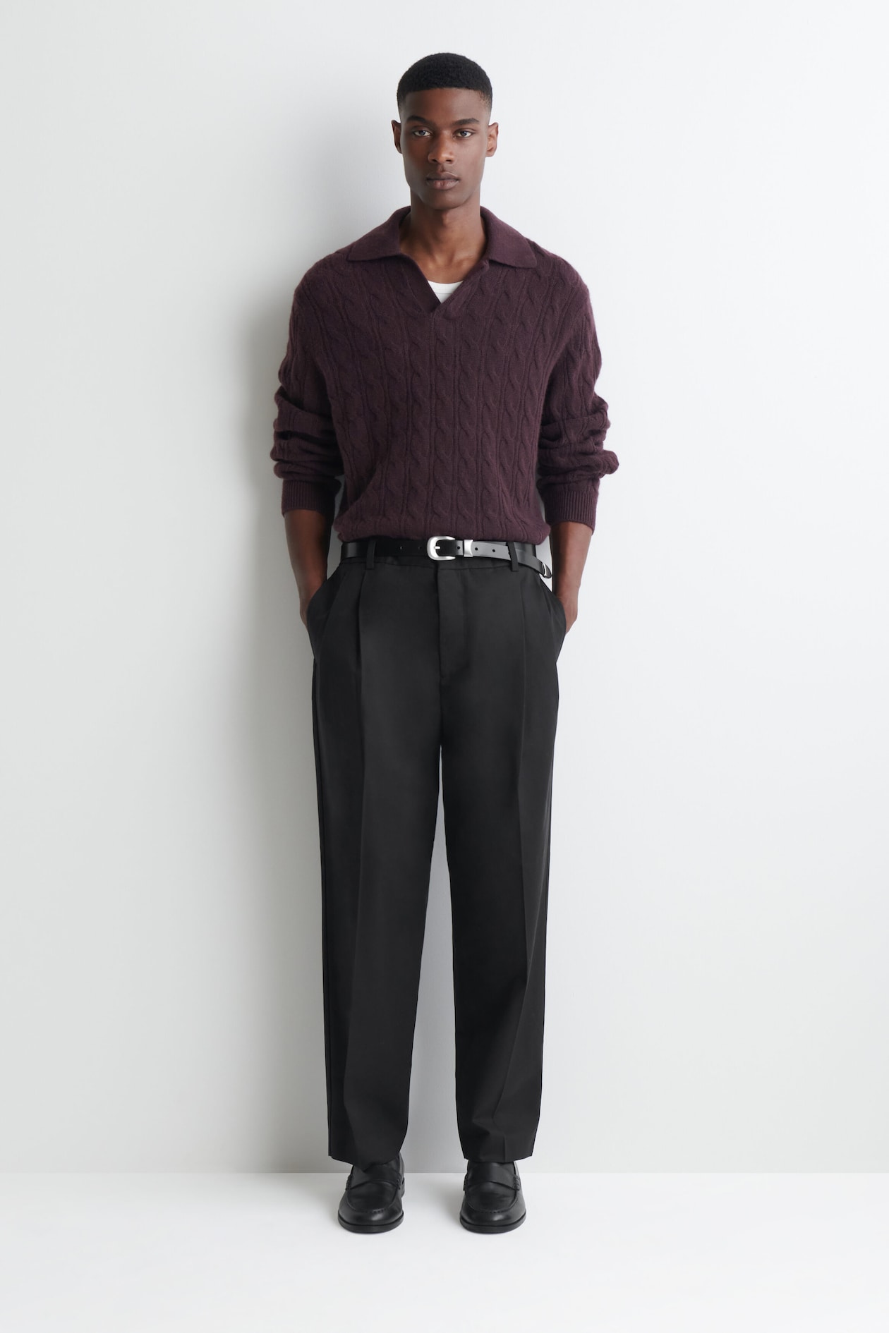 CABLE-KNIT PURE CASHMERE POLO SWEATER — BURGUNDY