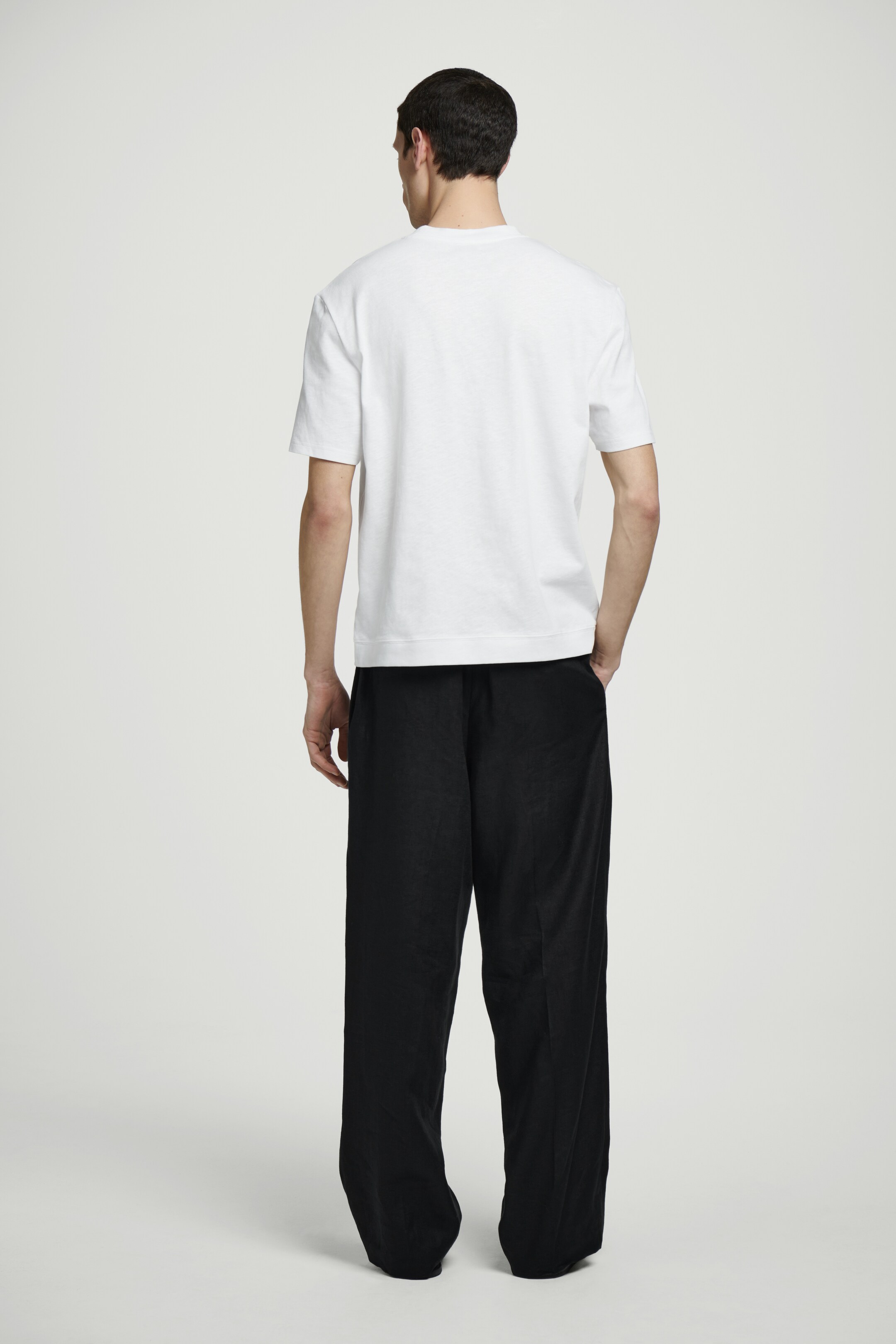 Agrandir l'image: T-SHIRT DÉCONTRACTÉ EN COTON ET LIN FLAMMÉ - BLANC - HOMME | H&M CH 4