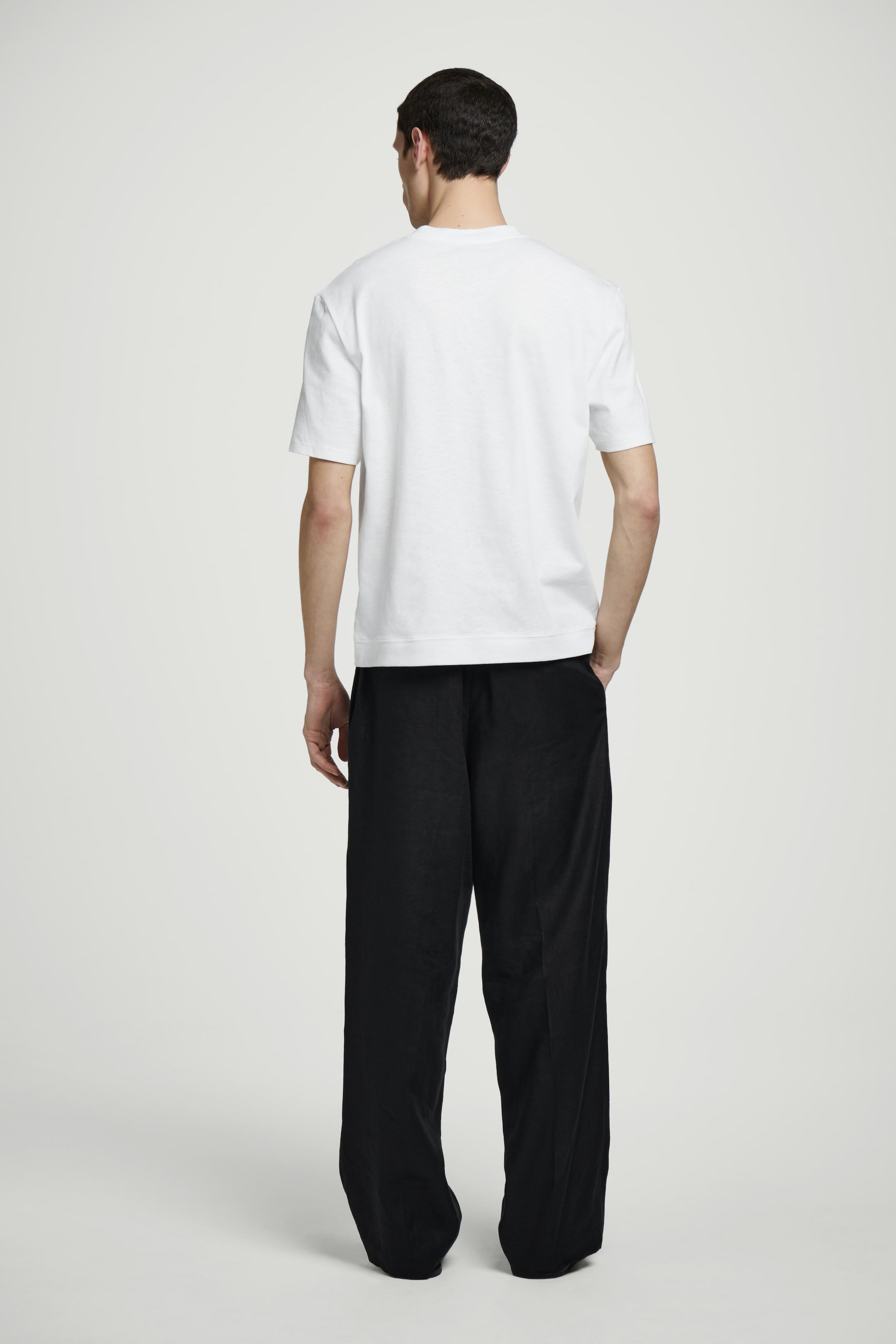Agrandir l'image: T-SHIRT DÉCONTRACTÉ EN COTON ET LIN FLAMMÉ - BLANC - HOMME | H&M BE 4