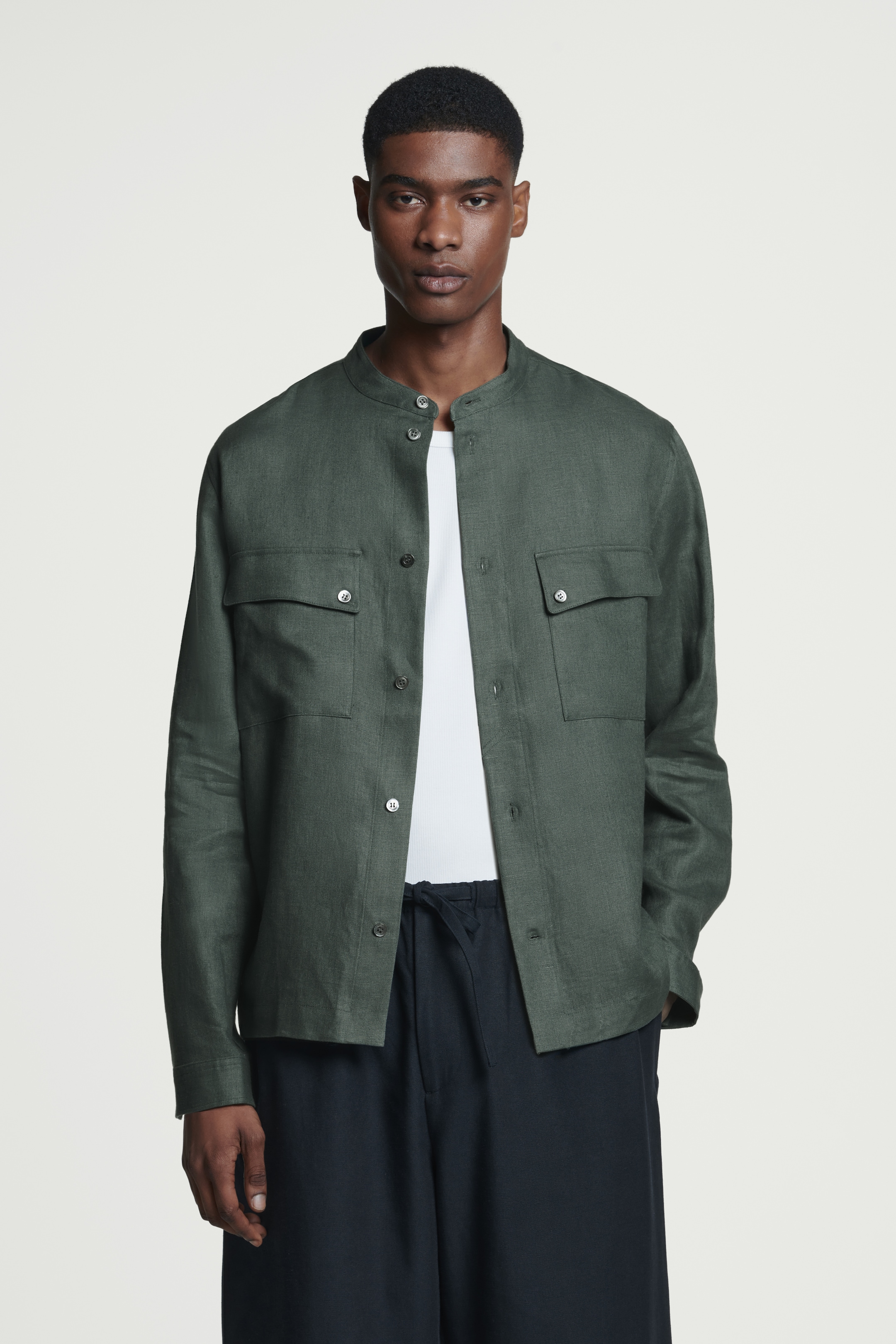 Nagyobb kép megtekintése: ÁLLÓGALLÉROS LEN ING - ZÖLD - FÉRFI | H&M HU 1
