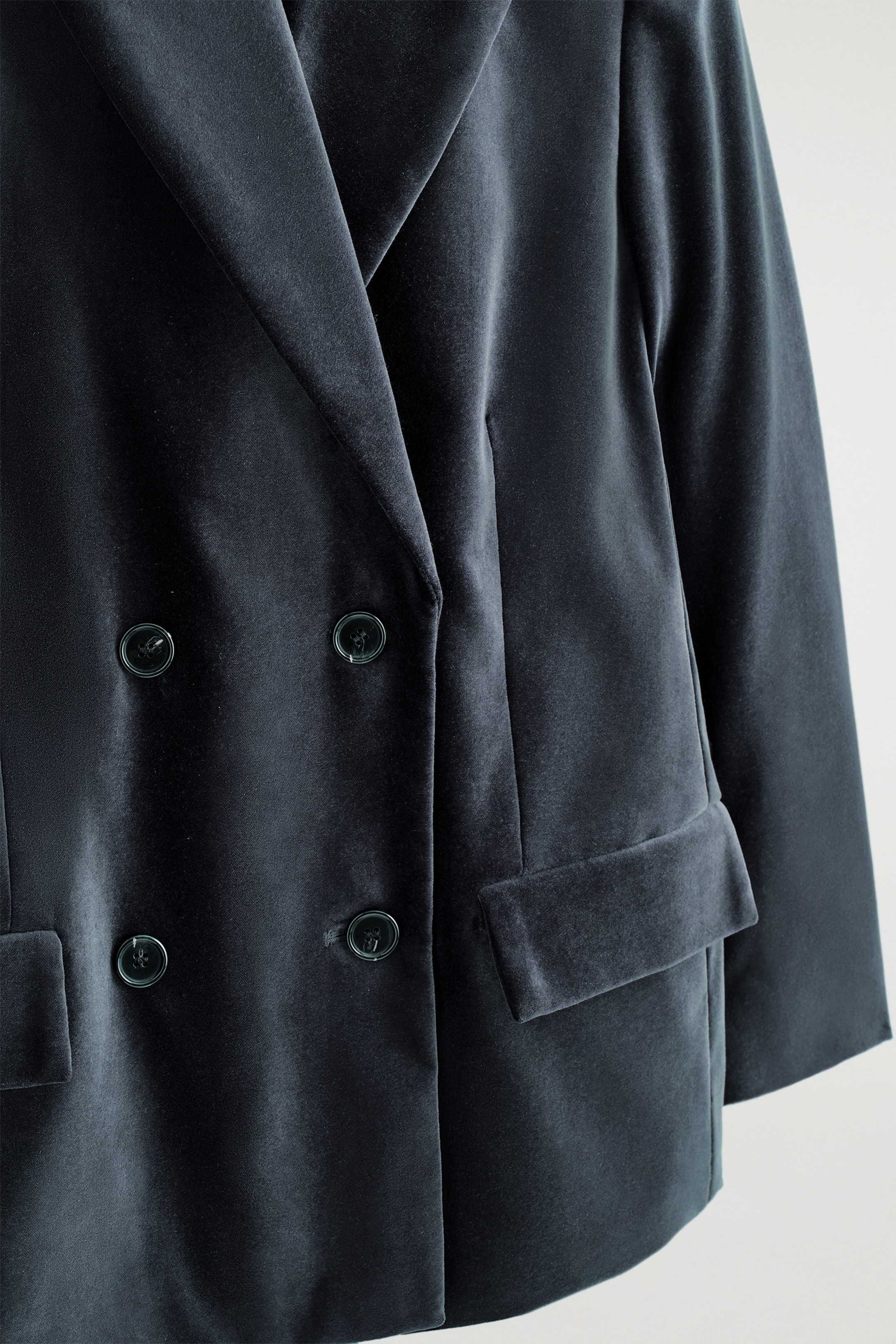 VELVET DOUBLE-BREASTED BLAZER