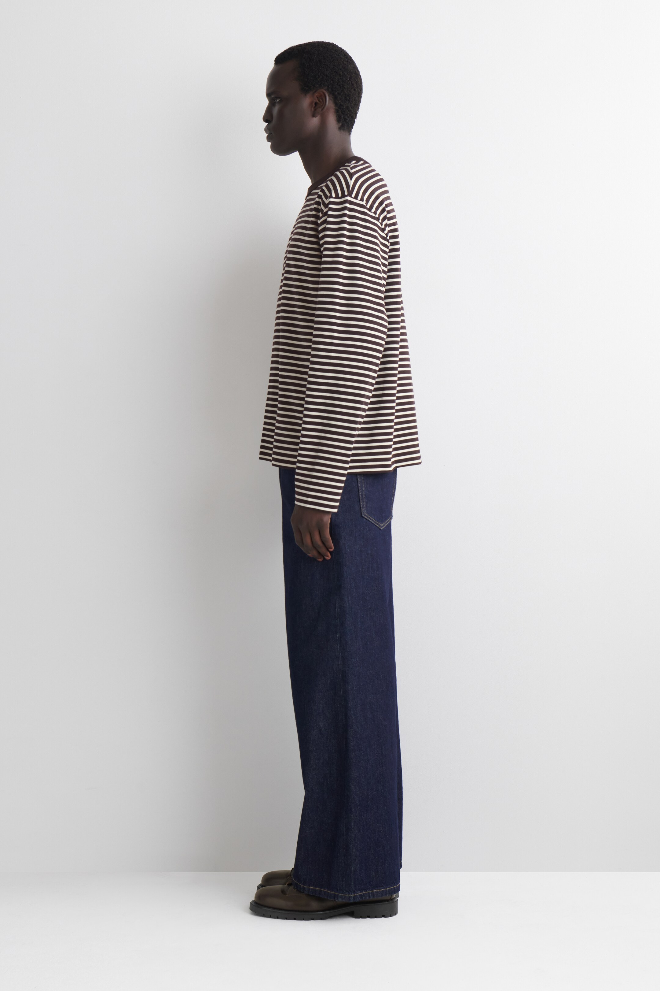 Visa större bild: LÅNGÄRMAD T-SHIRT I JERSEY INTERLOCK - BROWN / ECRU / STRIPED - HERR | H&M SE 2