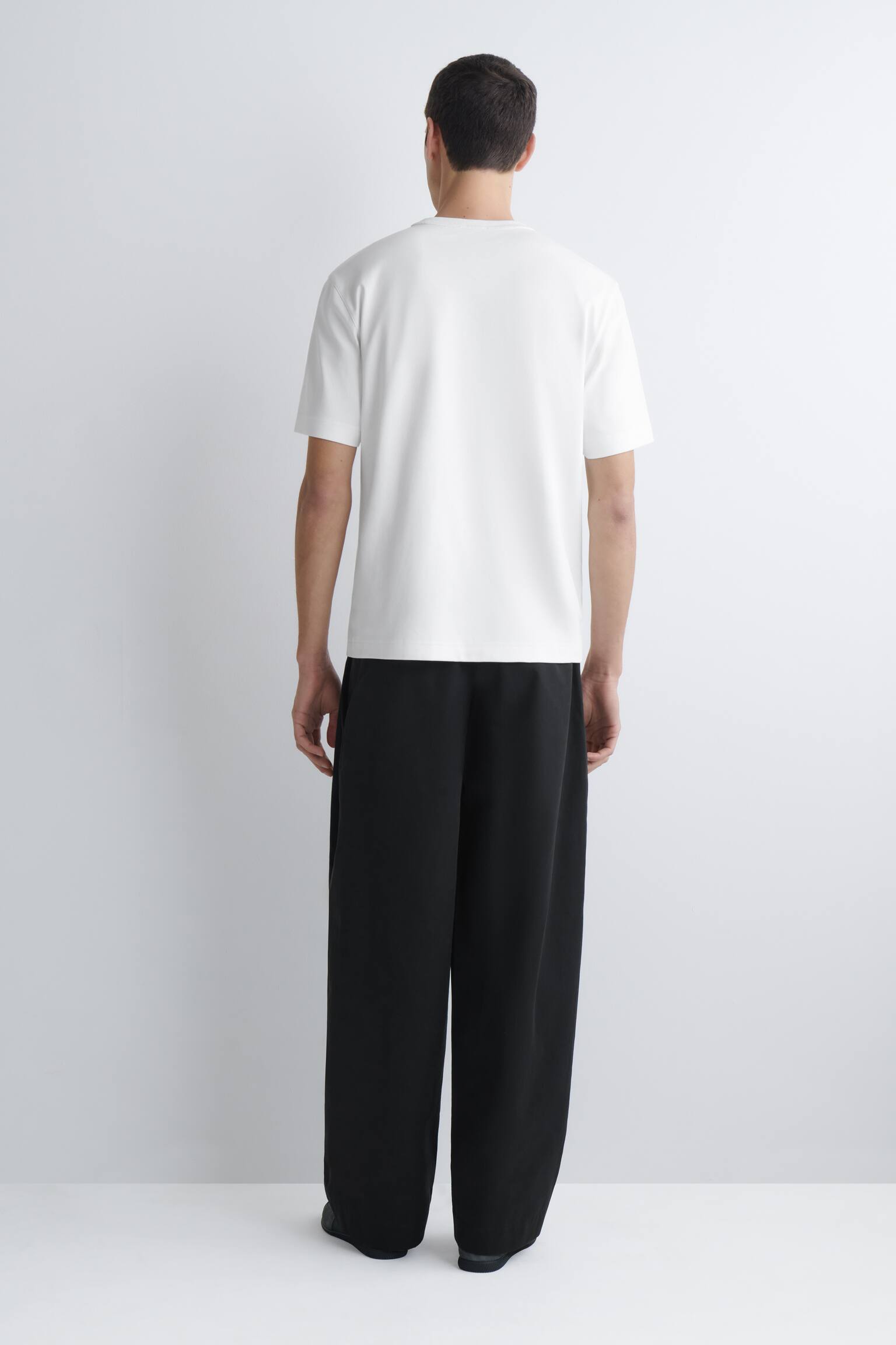 TRICOU DIN BUMBAC INTERLOCK CU GULER ROTUND - ALB/GRI DESCHIS/BLEUMARIN / ALB / CU DUNGI/NEGRU - 6