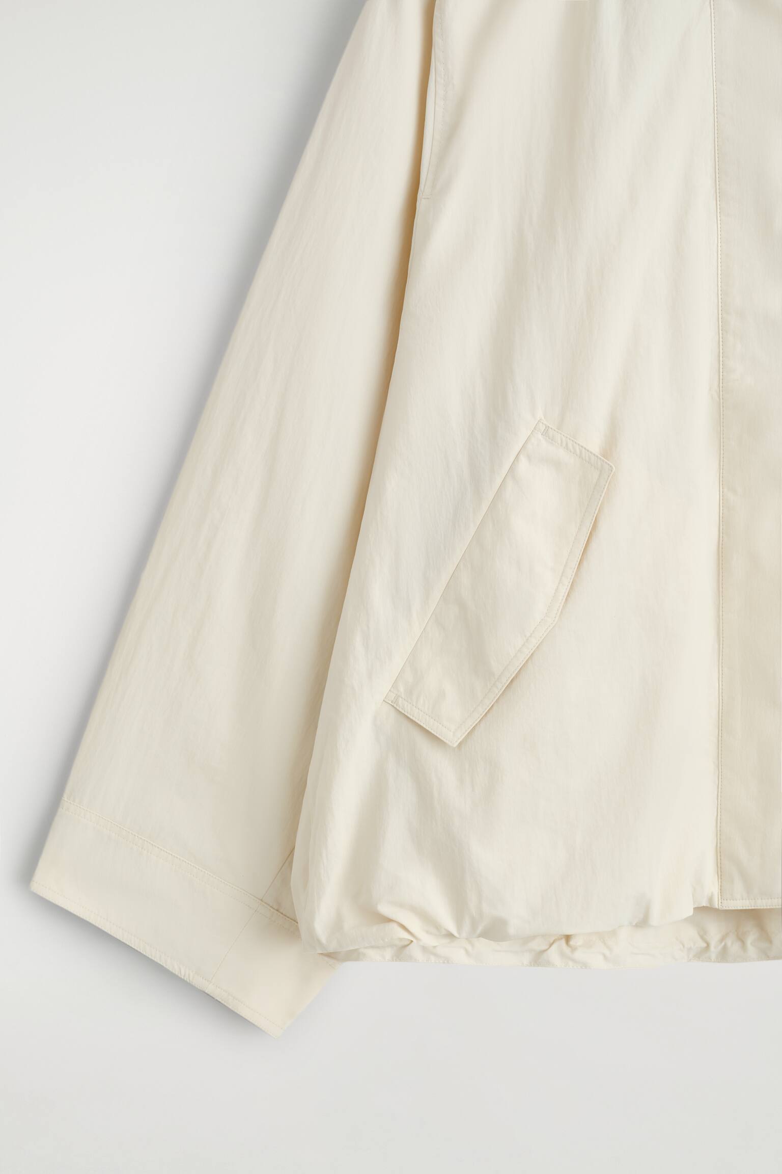 CHAQUETA DE NAILON CON CUELLO ALTO - CREMA/BEIGE - 7