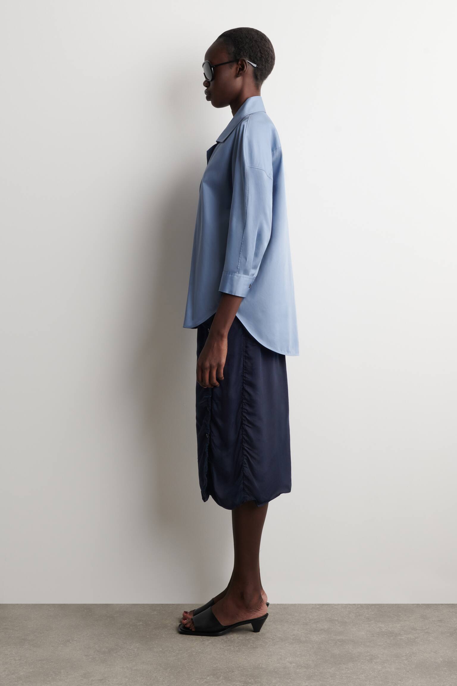 SCULPTURAL COTTON SHIRT - Blau - 4