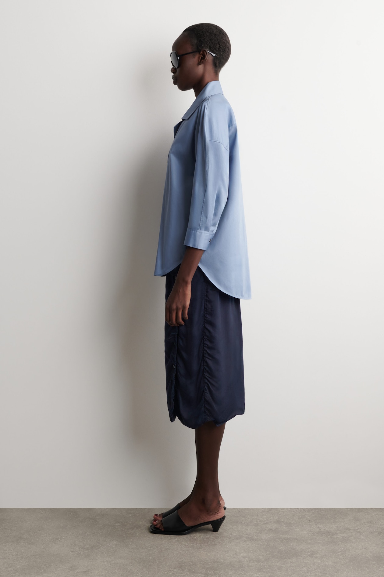 SCULPTURAL COTTON SHIRT — BLUE