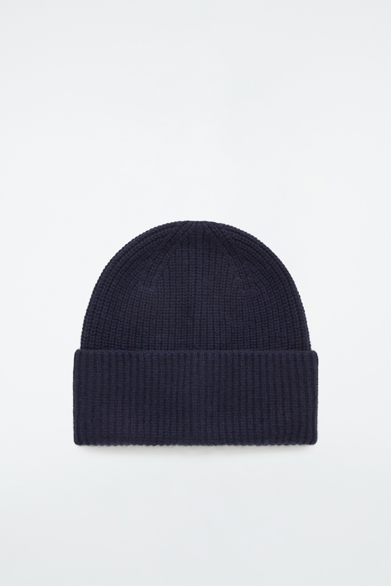 RIBBED WOOL AND CASHMERE BEANIE - NAVY/BRIGHT RED/BEIGE