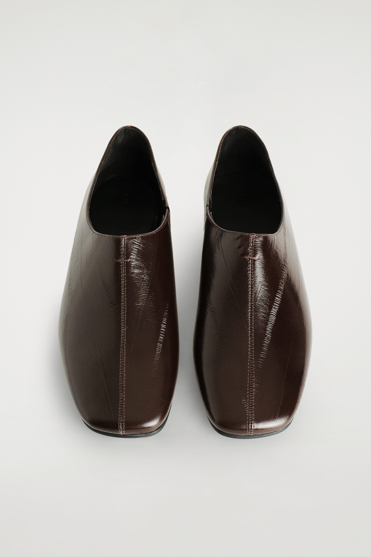 SQUARE-TOE EEL-EFFECT LEATHER FLATS — BROWN
