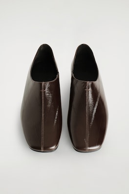 SQUARE-TOE EEL-EFFECT LEATHER FLATS — BROWN 3