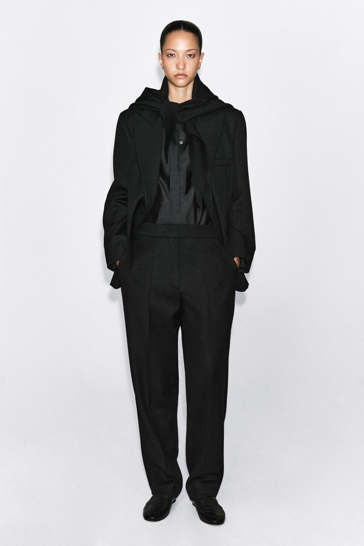 TAILORED WOOL STRAIGHT-LEG PANTS — CARBON