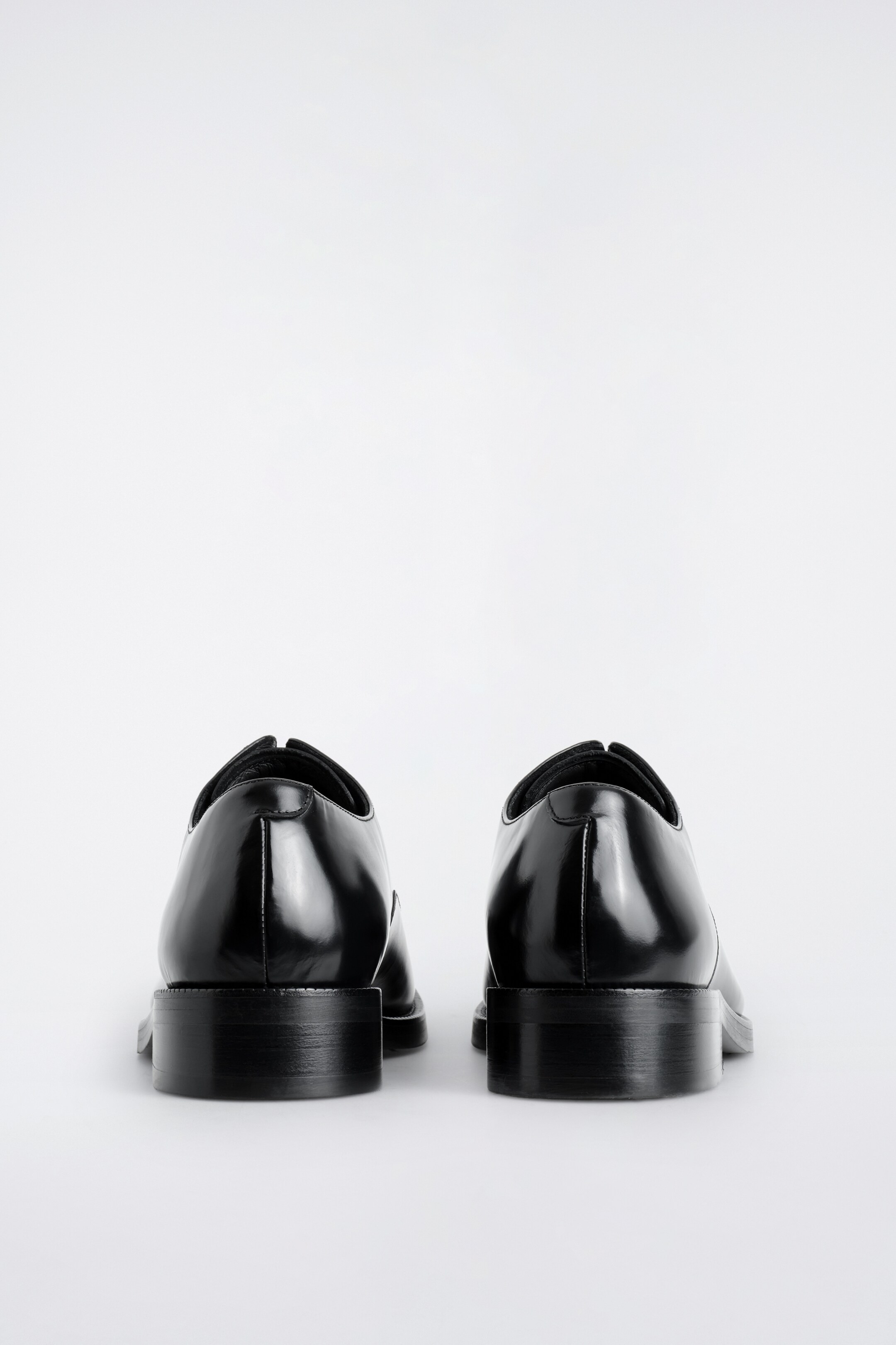 Nagyobb kép megtekintése: SQUARE-TOE LEATHER OXFORD SHOES - FEKETE - FÉRFI | H&M HU 2