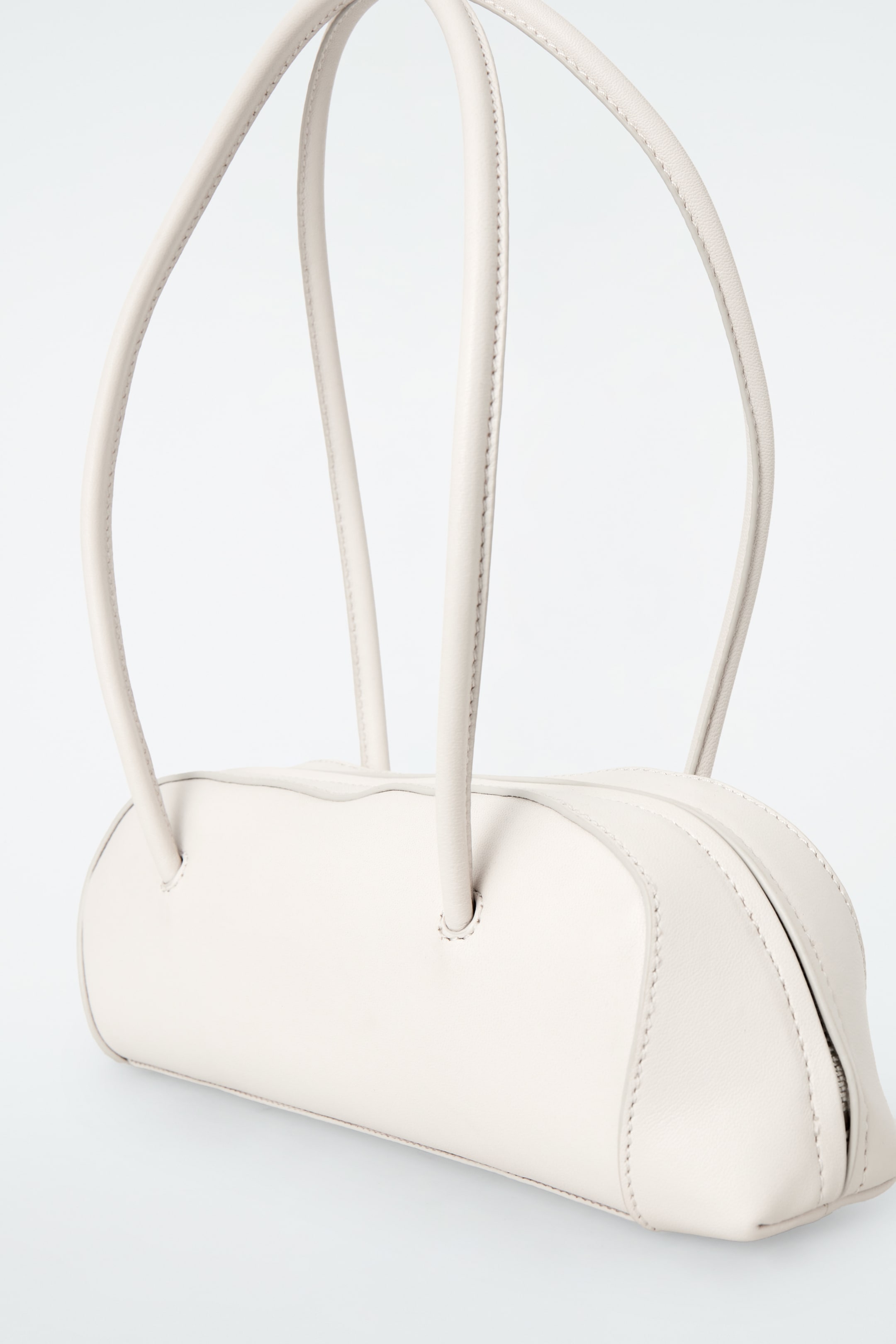 Zobacz większy obraz: SKÓRZANA MINI TORBA EASTSIDE TYPU BOWLING BAG - BIAŁY - ONA | H&M PL 5