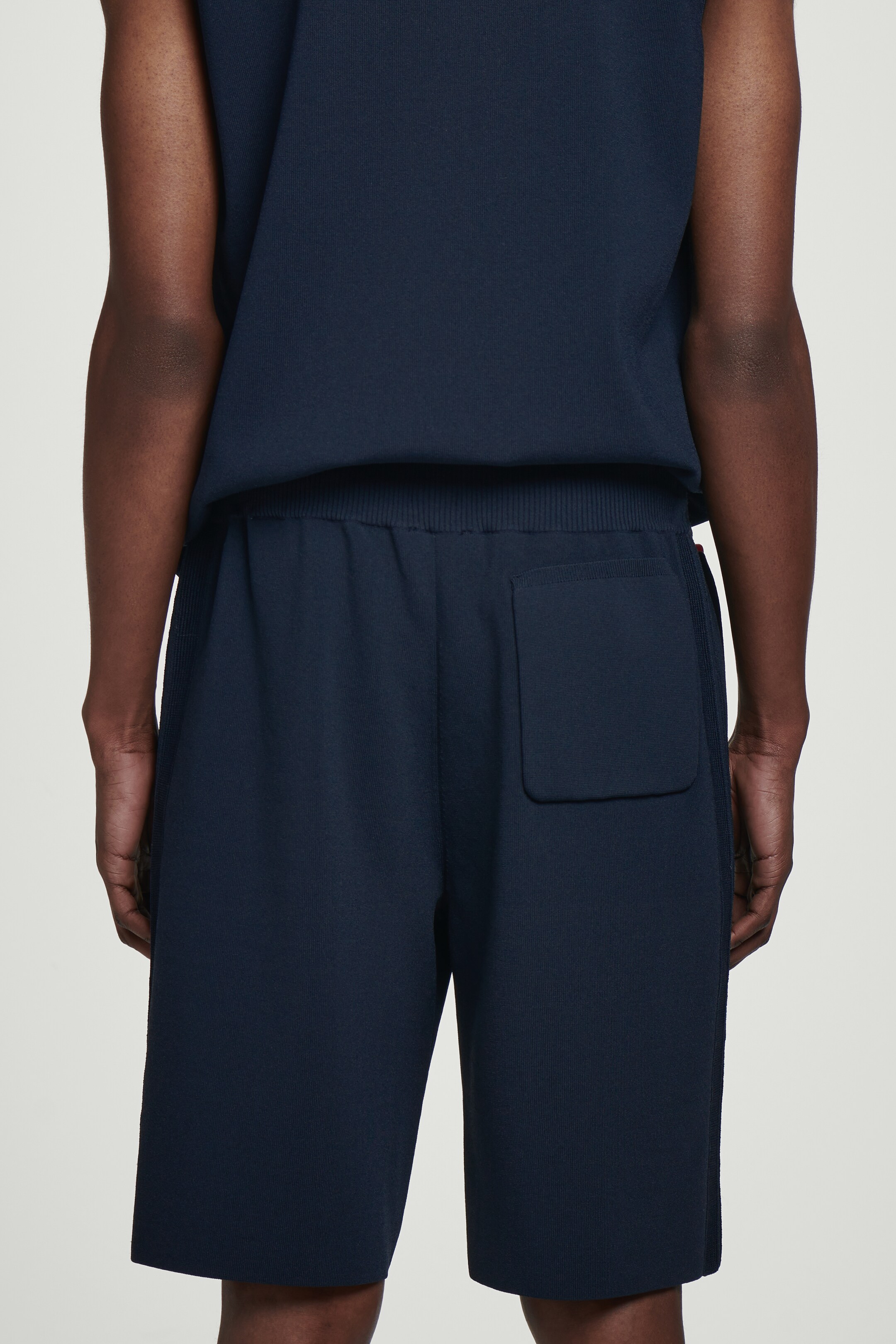 Agrandir l'image: SHORT TAILLE ÉLASTIQUÉE EN MAILLE - BLEU MARINE - HOMME | H&M FR 4
