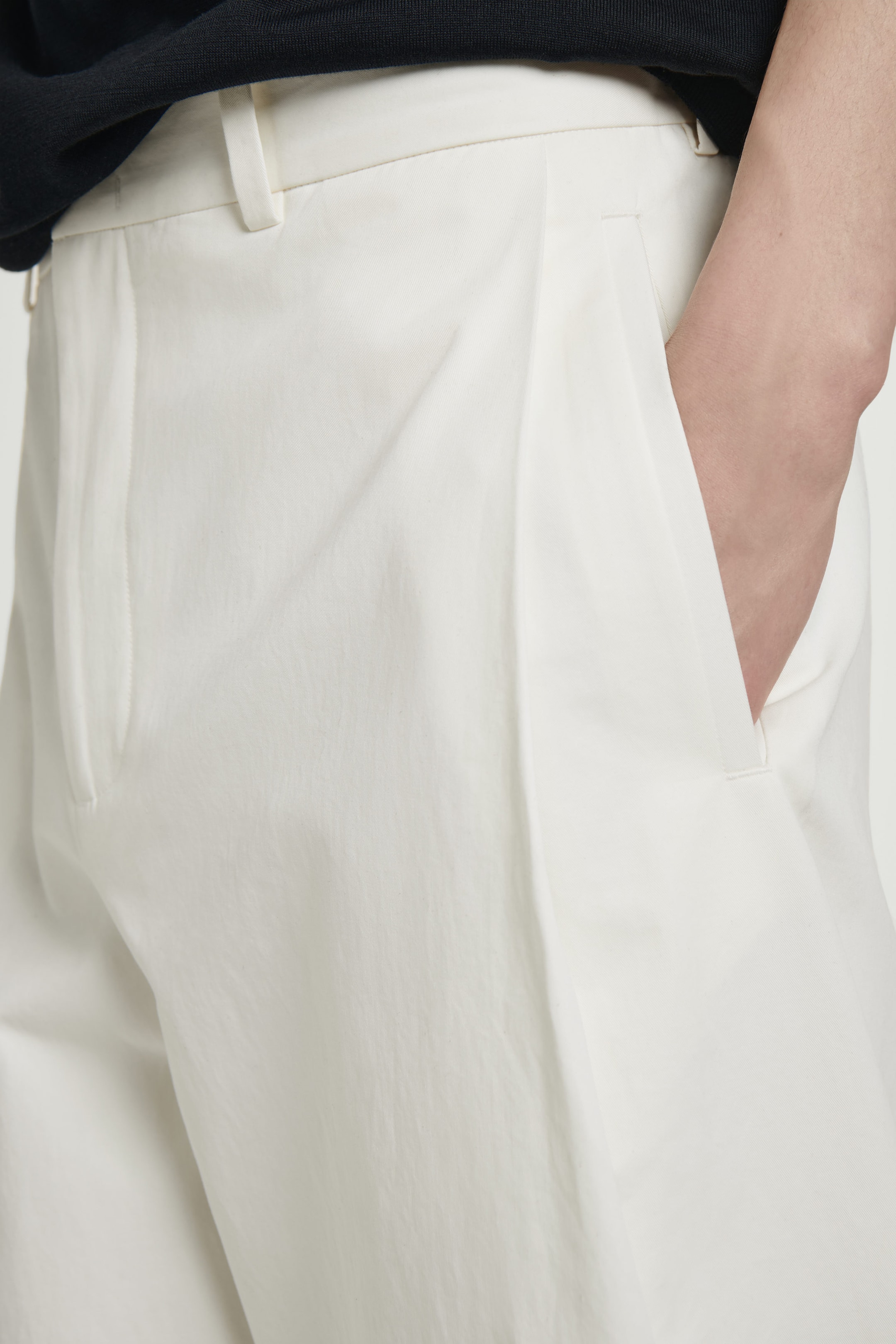 PLEATED COTTON WIDE-LEG TROUSERS