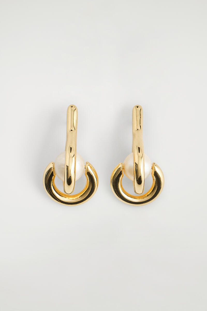 Sculptural Pearl Earrings