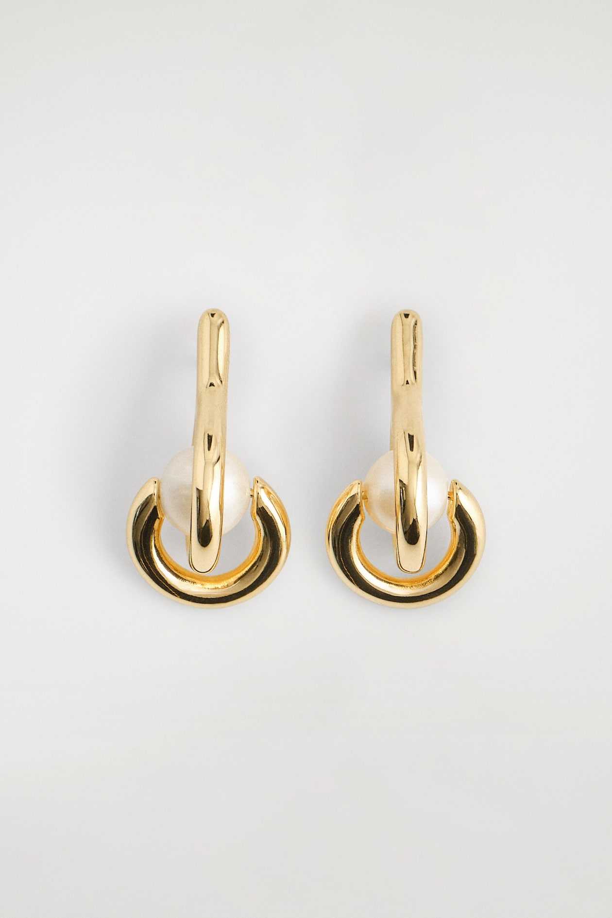 SCULPTURAL PEARL EARRINGS — ZŁOCISTY/ PERŁA