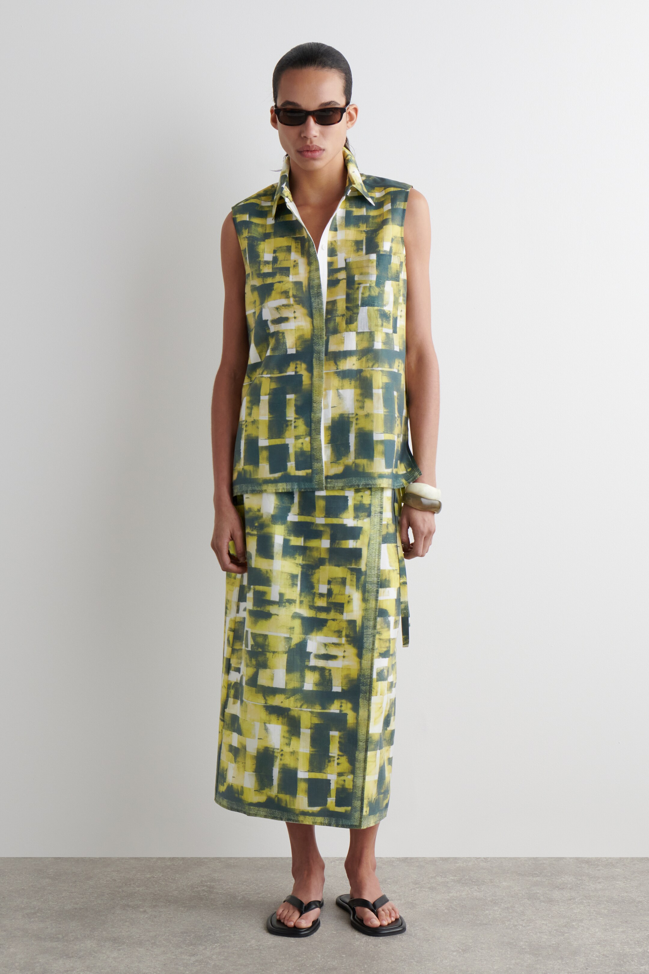 Grösseres Bild ansehen: ÄRMELLOSES HEMD MIT PRINT - GELB/GRÜN/PRINT - DAMEN | H&M CH 2
