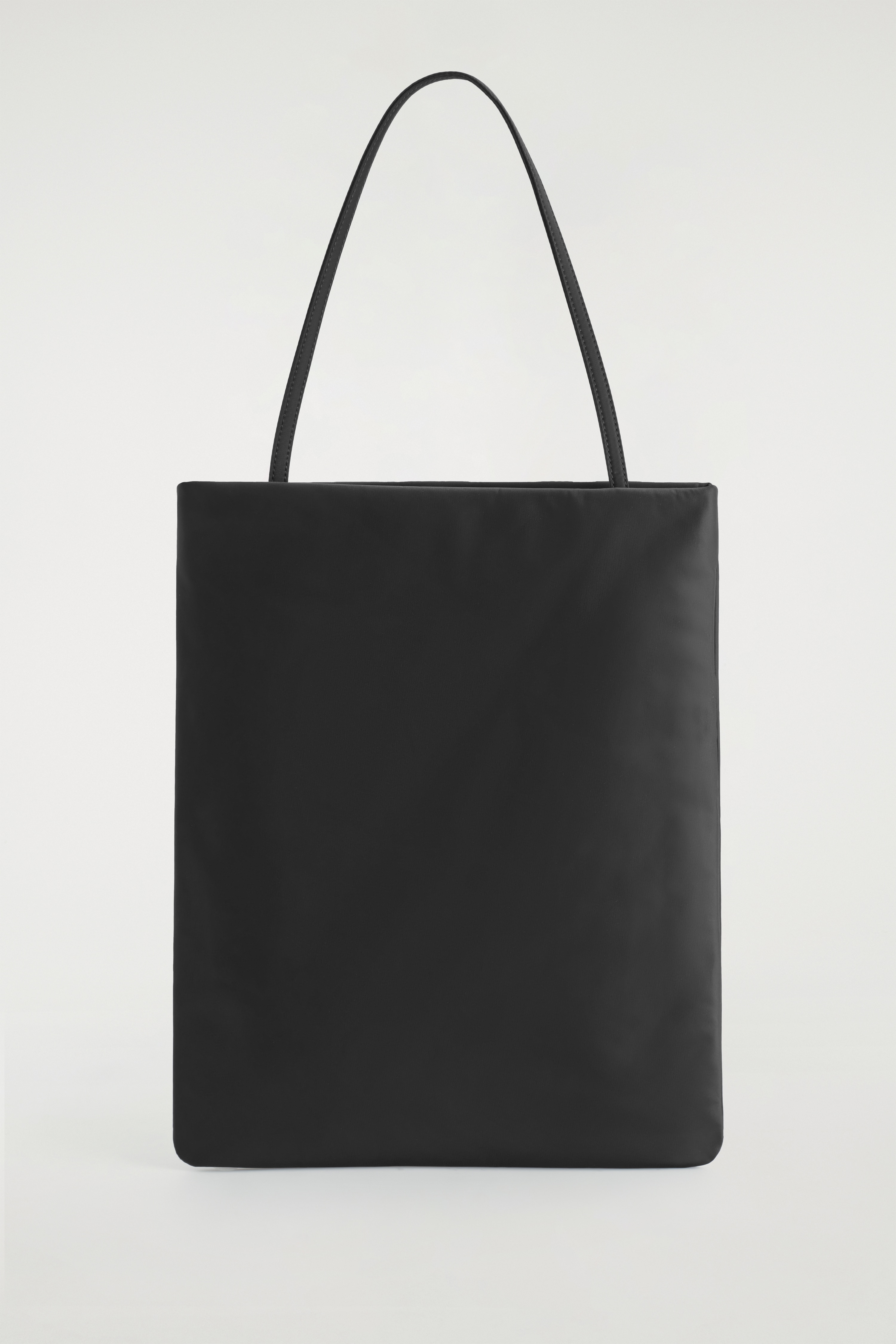 ARCHIEF TOTE BAG - NYLON - ZWART/MARINEBLAUW