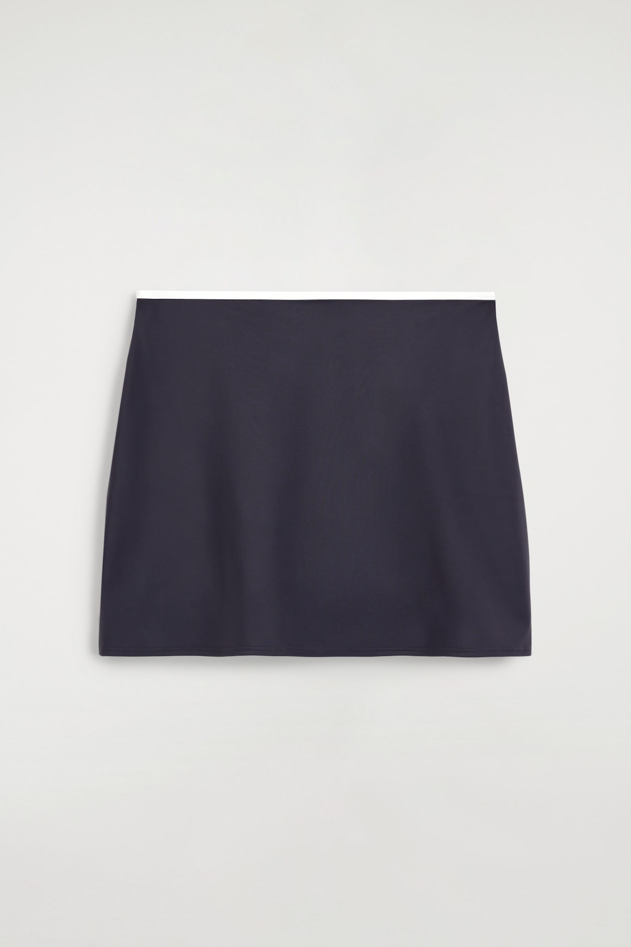 CONTRAST-TRIMMED SWIM SKIRT — NAVY / WHITE
