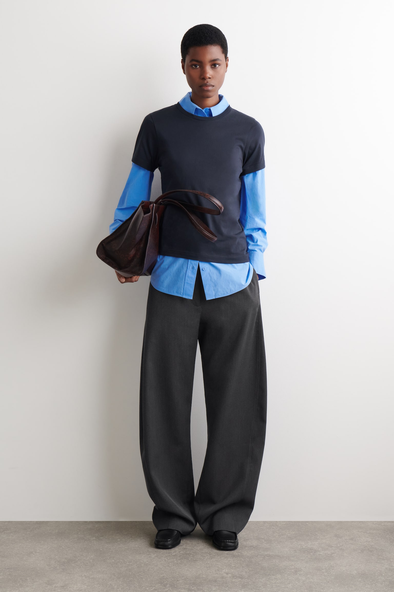 טישרט מכותנה עם צווארון עגול - כחול כהה/צהוב חמאה/בז' מעורב - 3