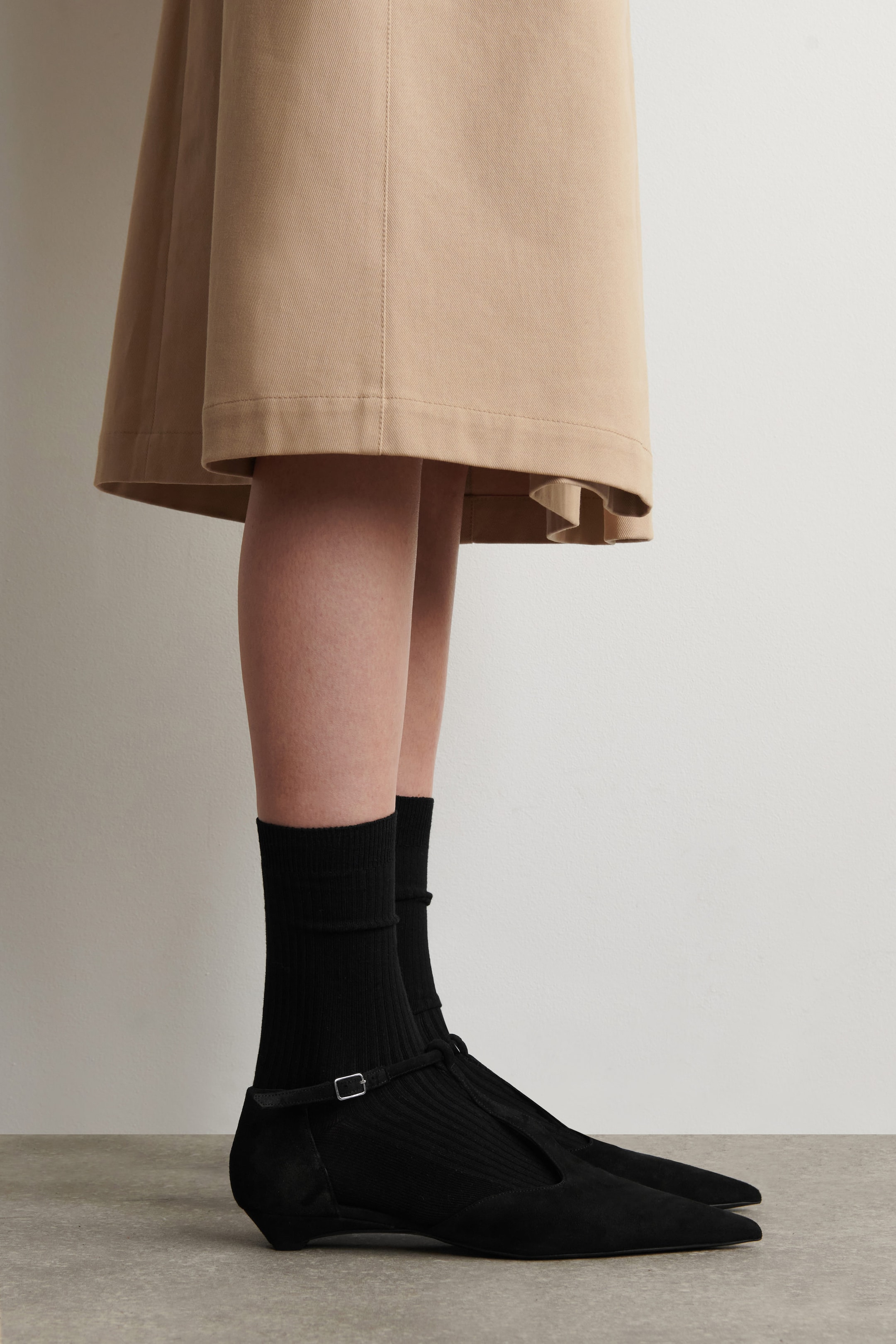 POINTED SUEDE T-BAR KITTEN HEELS