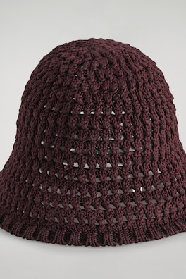 CROCHET BUCKET HAT — BURGUNDY 1
