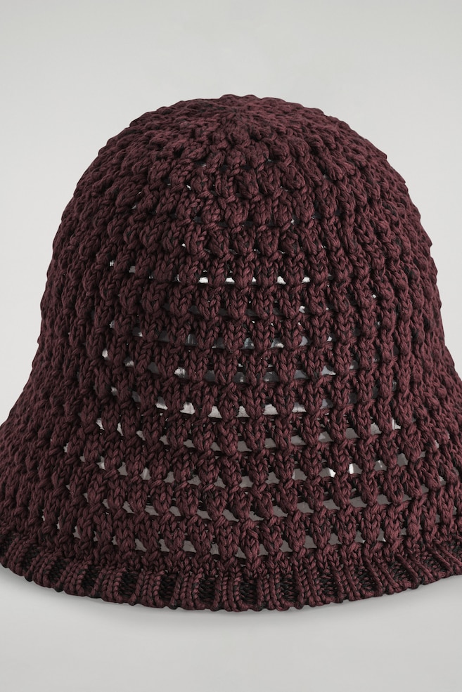 CROCHET BUCKET HAT — BURGUNDY