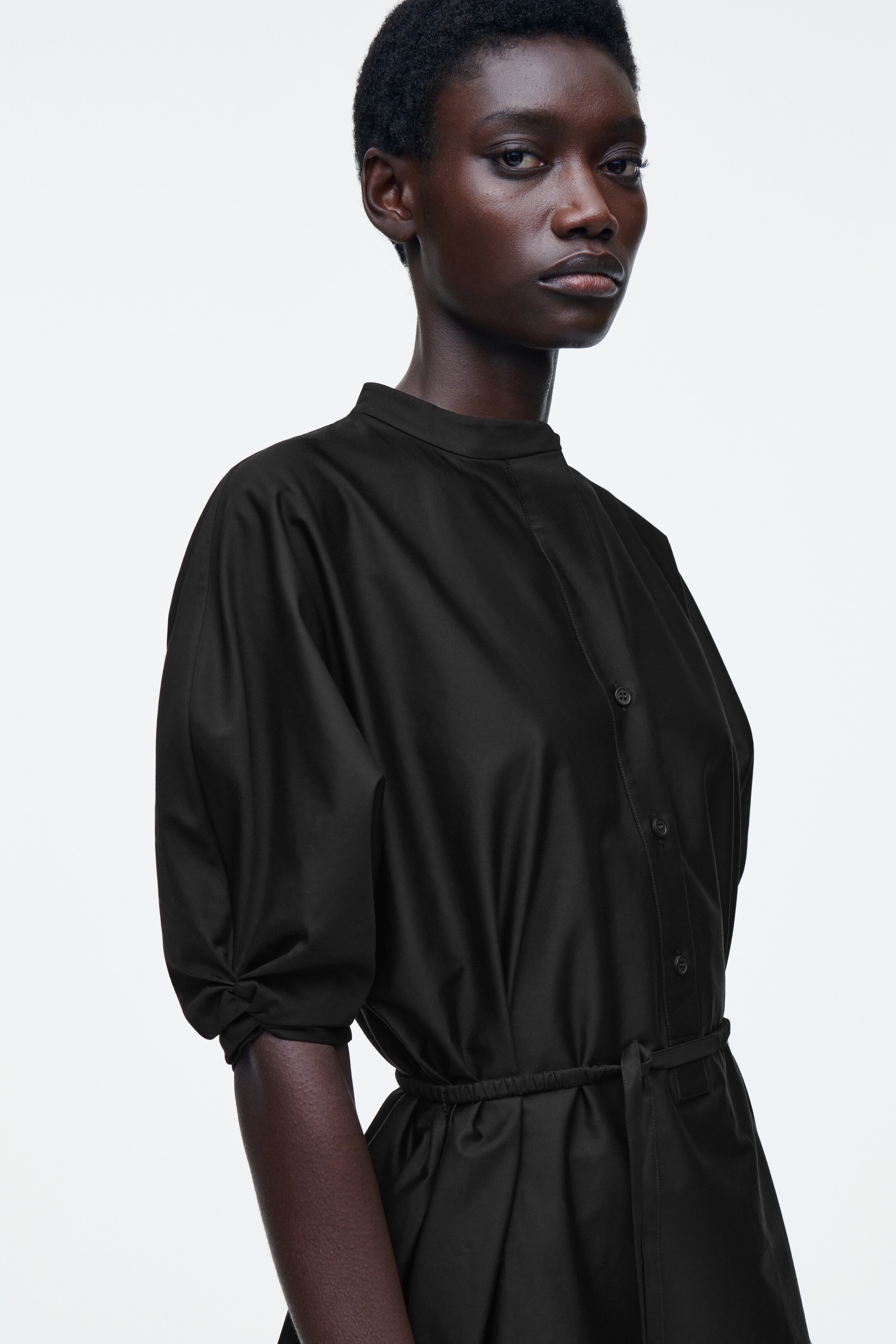 Agrandir l'image: ROBE-CHEMISE CEINTURÉE MIDI - NOIR - FEMME | H&M BE 5