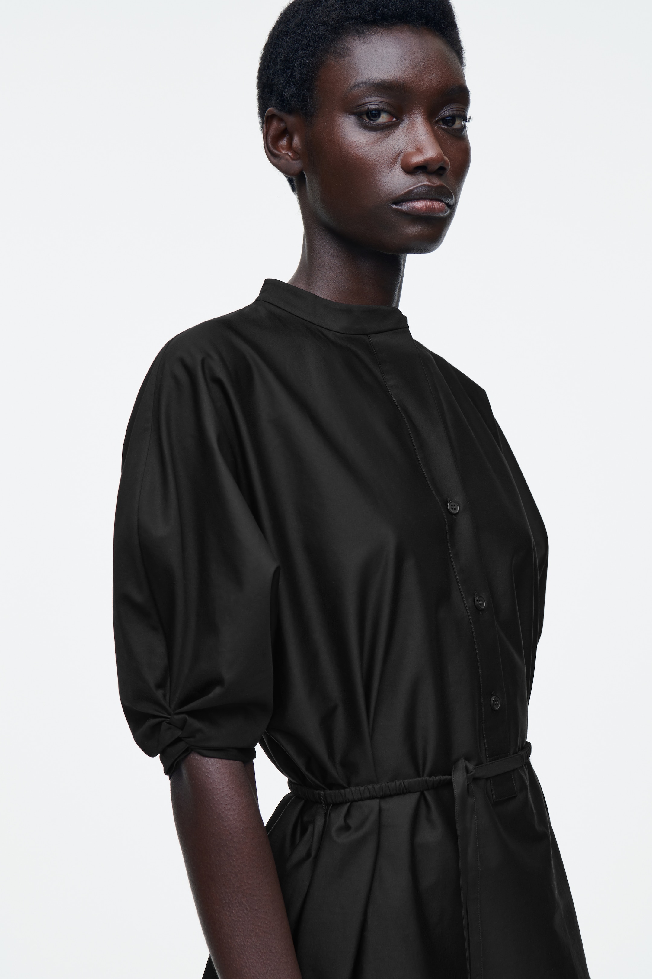 Agrandir l'image: ROBE-CHEMISE CEINTURÉE MIDI - NOIR - FEMME | H&M FR 5