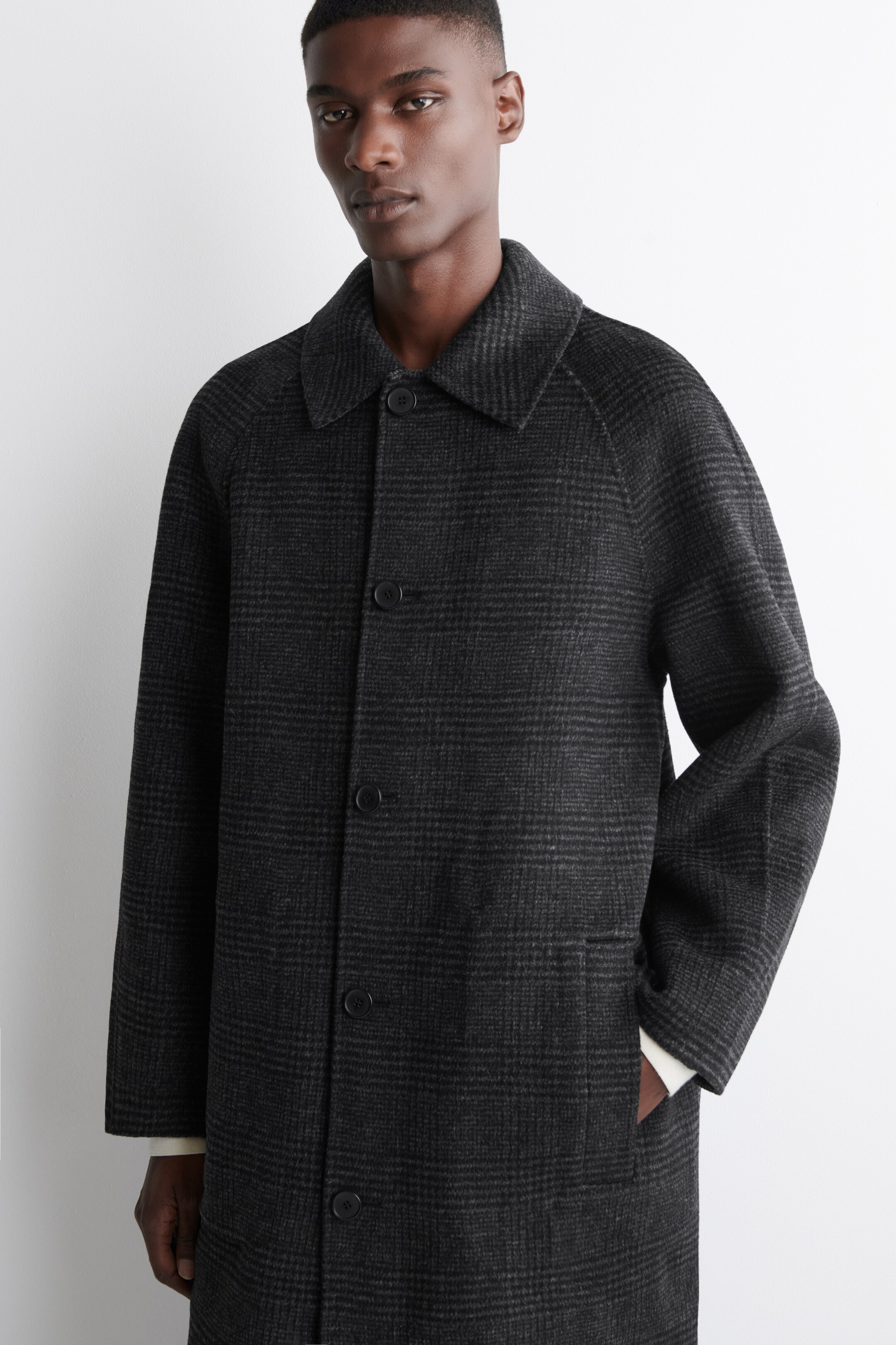 Zobraziť väčší obrázok: REVERSIBLE CHECKED WOOL COAT - GREY / CHECKED / HERRINGBONE - MUŽI | H&M SK 4