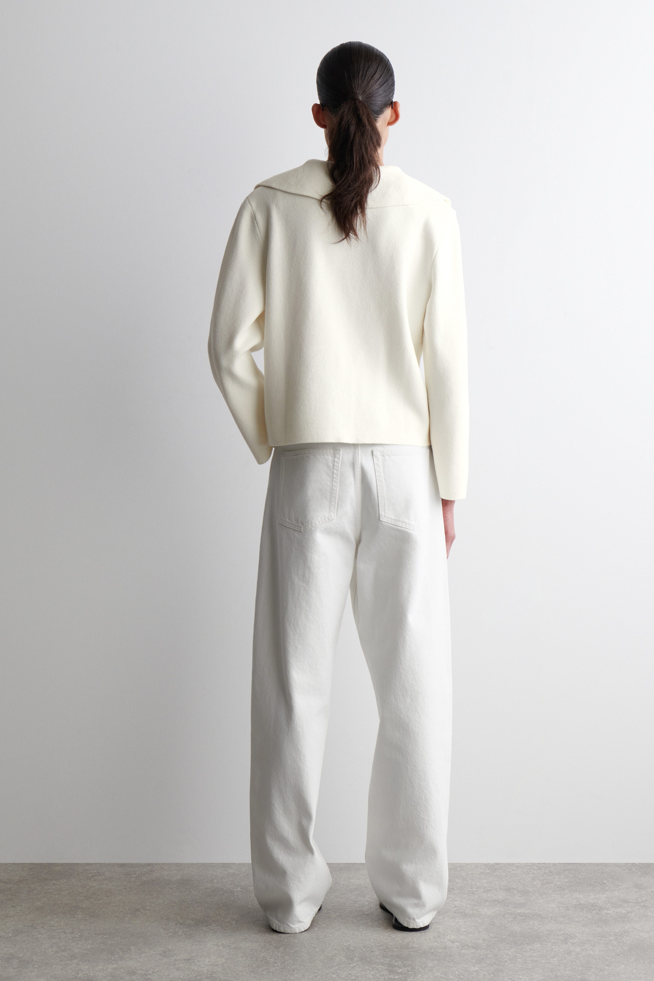 COLLARED KNITTED JACKET