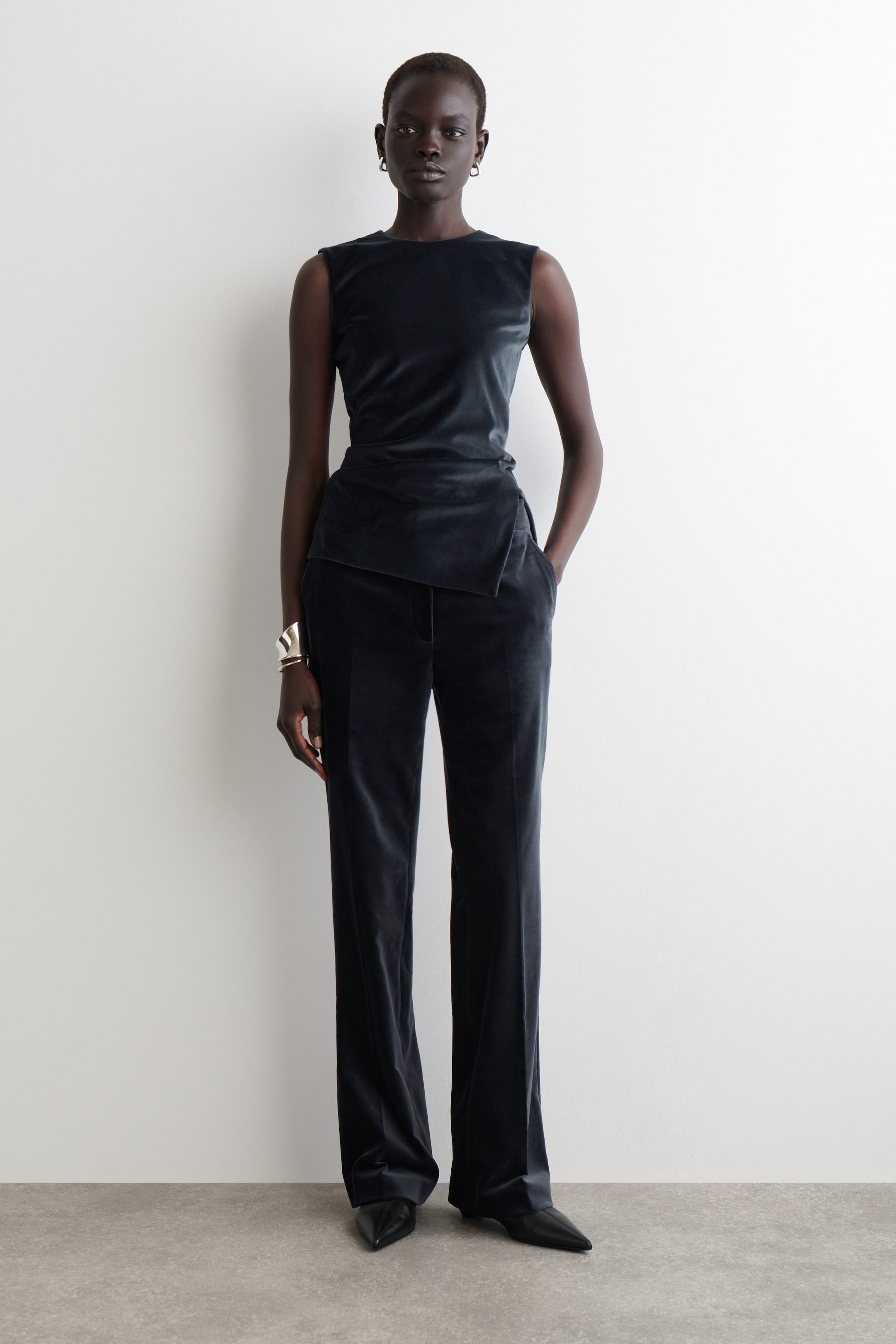 VELVET STRAIGHT-LEG PANTS