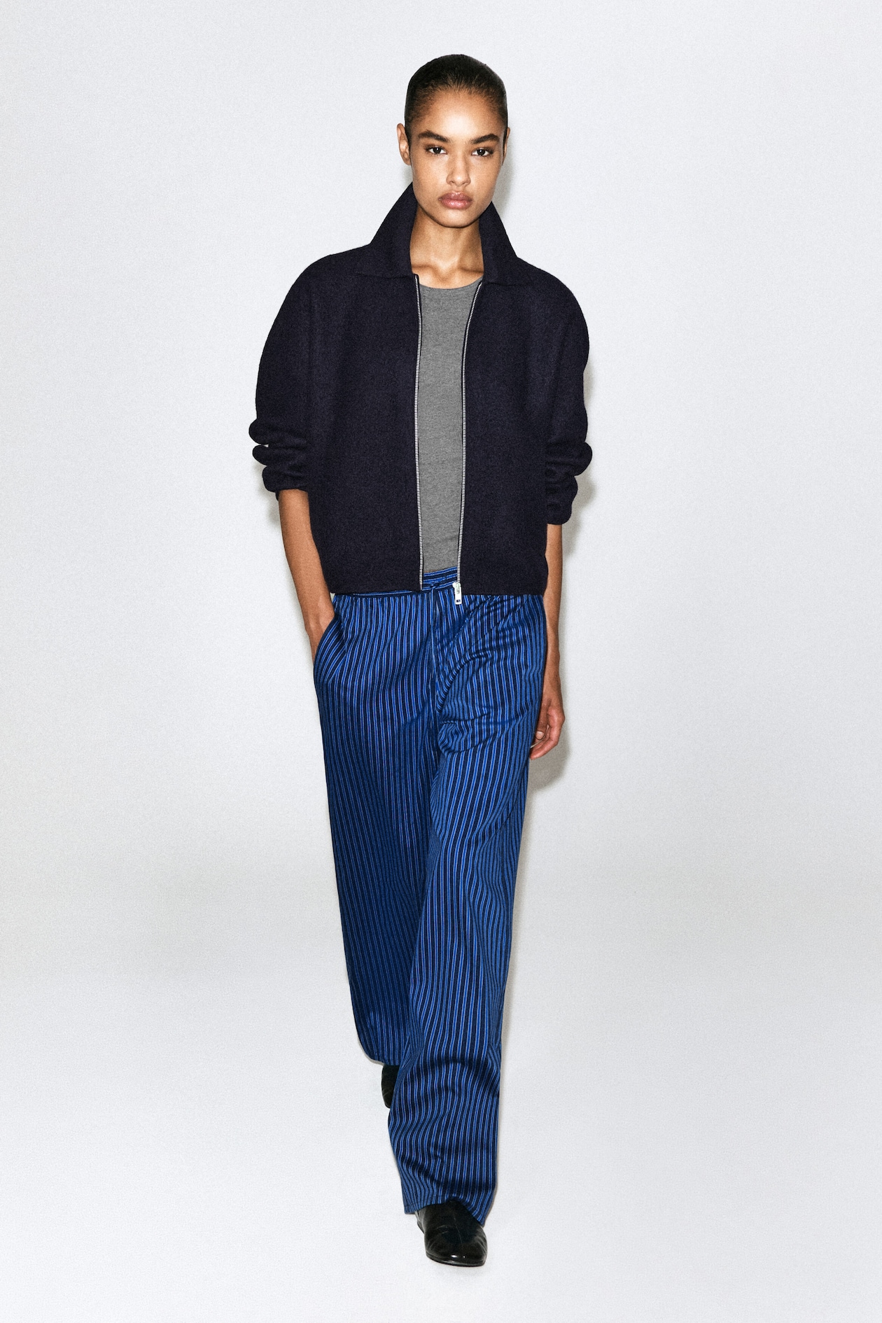 SCULPTED MERINO WOOL ZIP-UP JACKET — NAVY